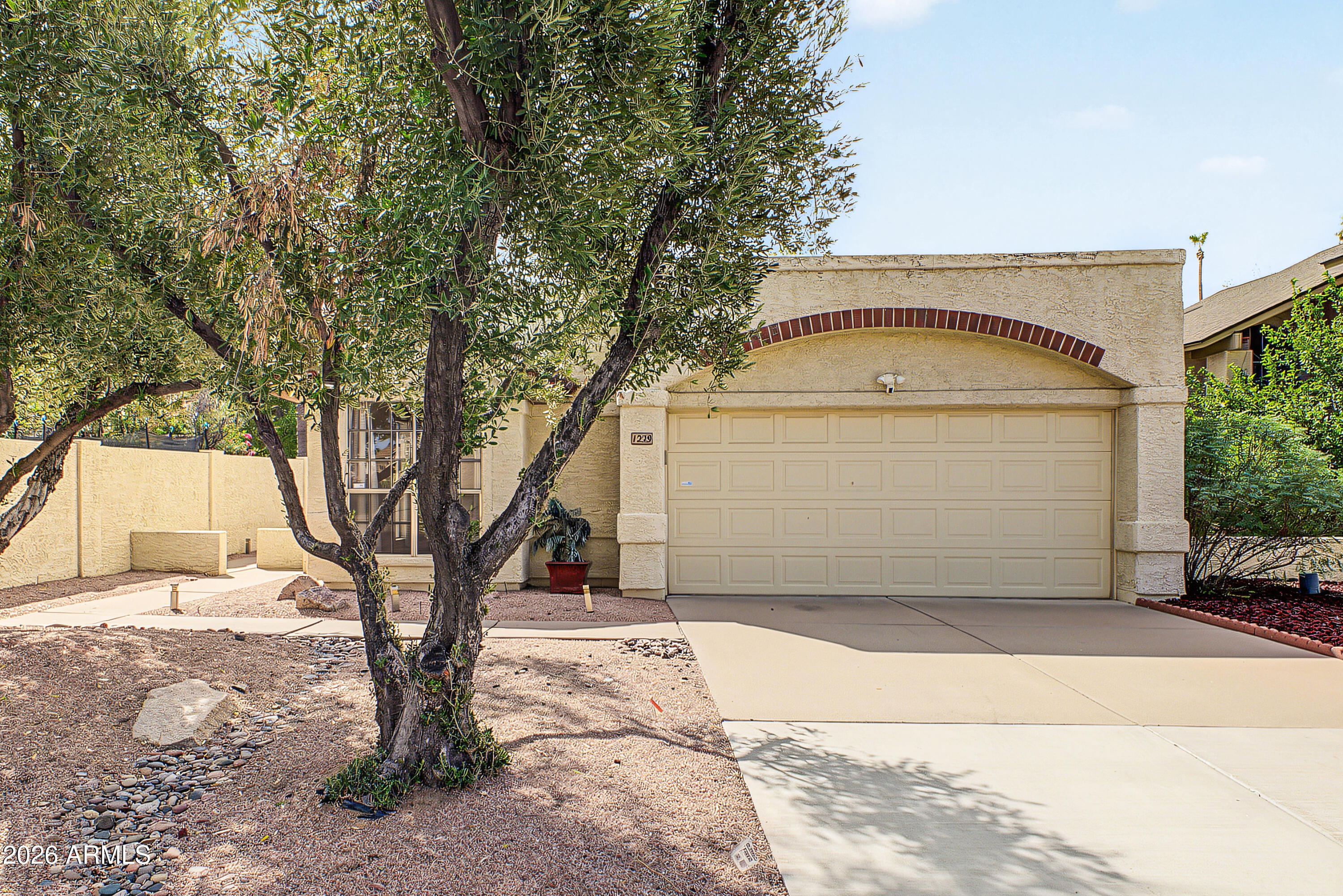 1229 W Calle Del Norte — photo
