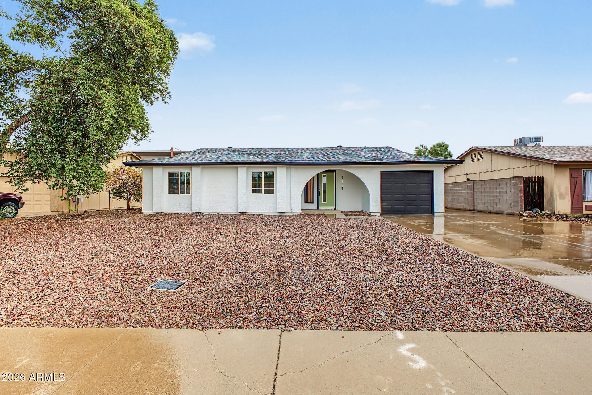 8925 W Meadowbrook Avenue — photo