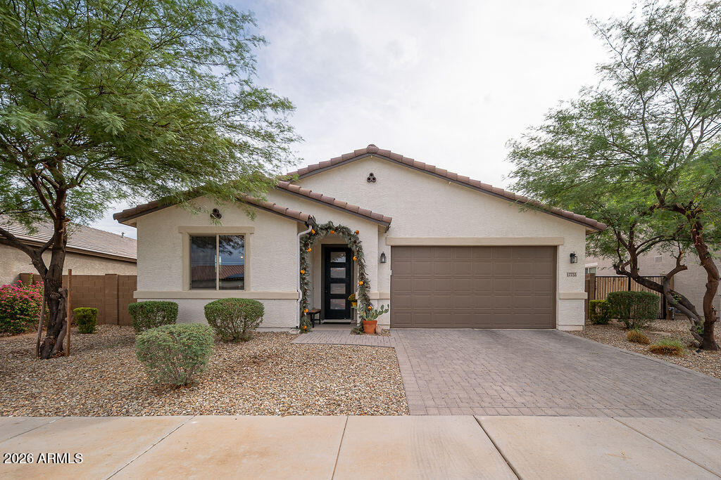 17733 W Buchanan Street — photo