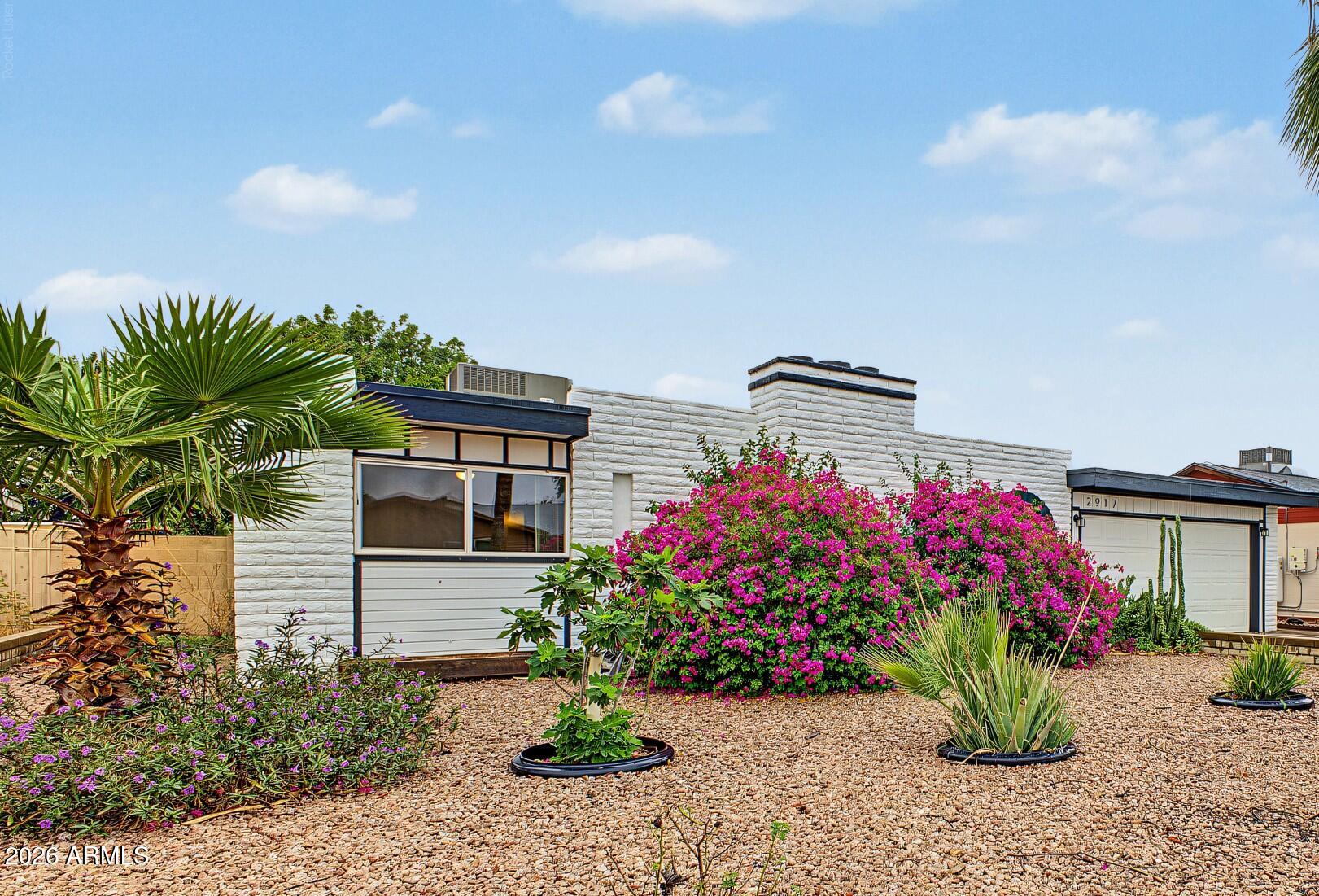2917 W Laurel Lane — photo