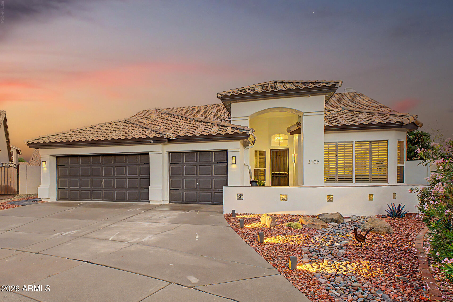 3105 E Hiddenview Drive — photo