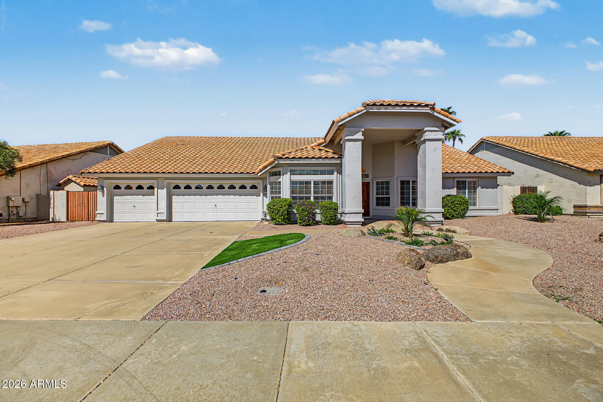 2864 E Mallory Street — photo