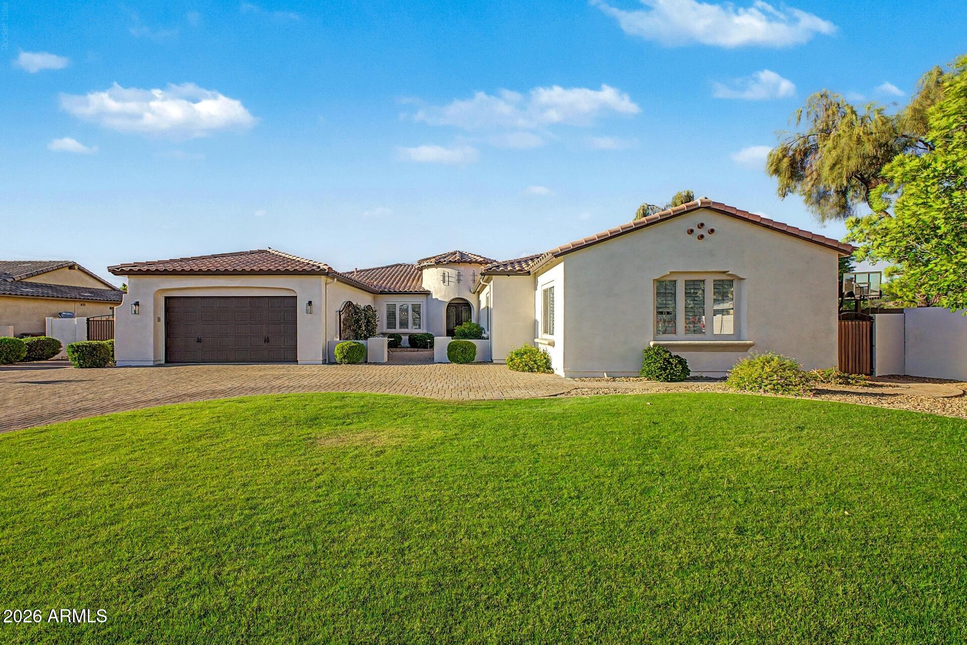 8406 W Louise Court — photo