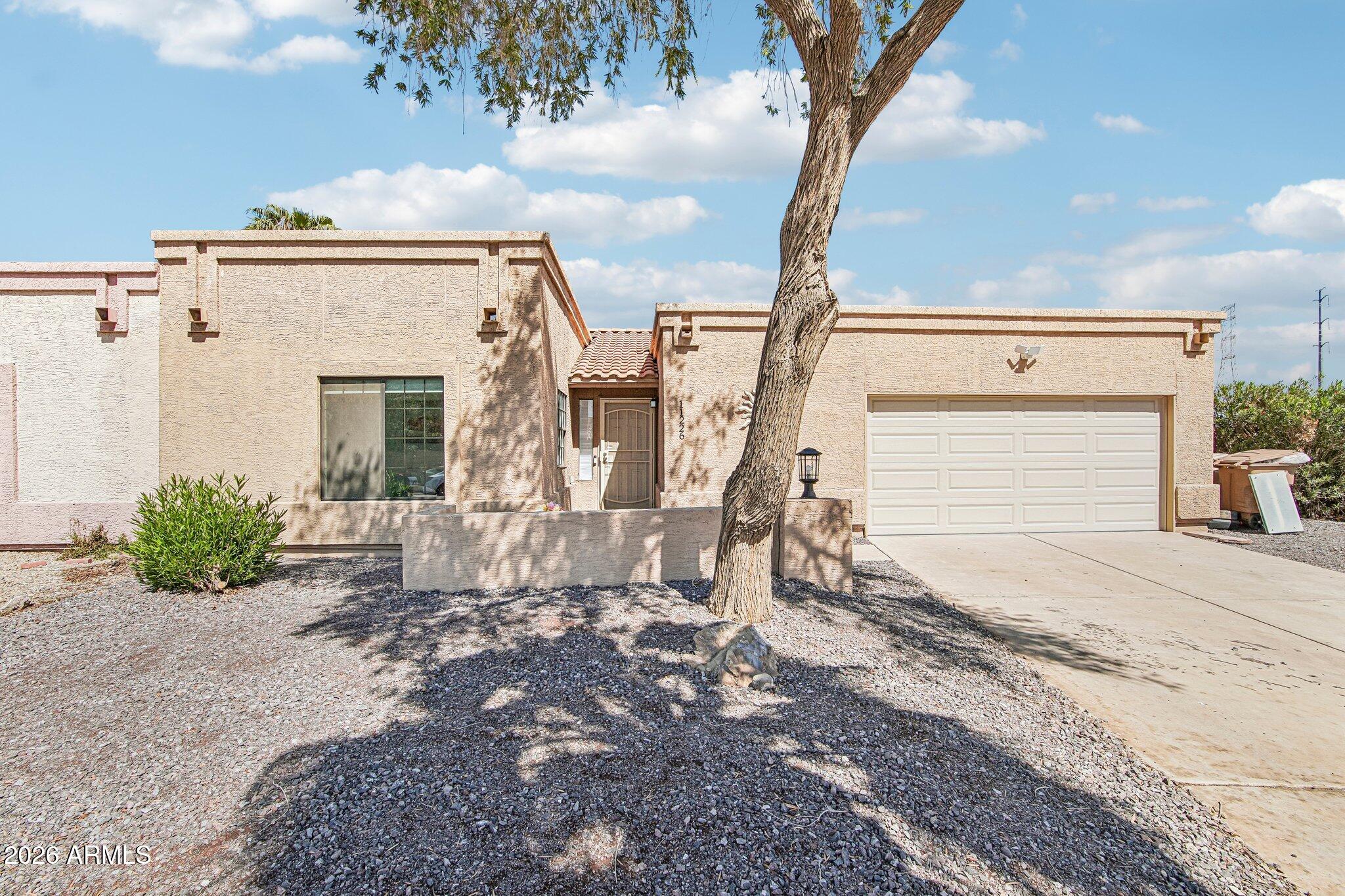 11226 W Townley Avenue — photo