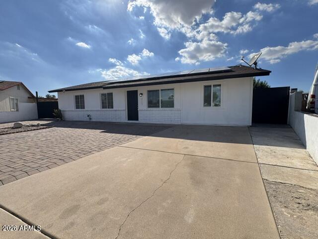 4533 W Palm Lane — photo