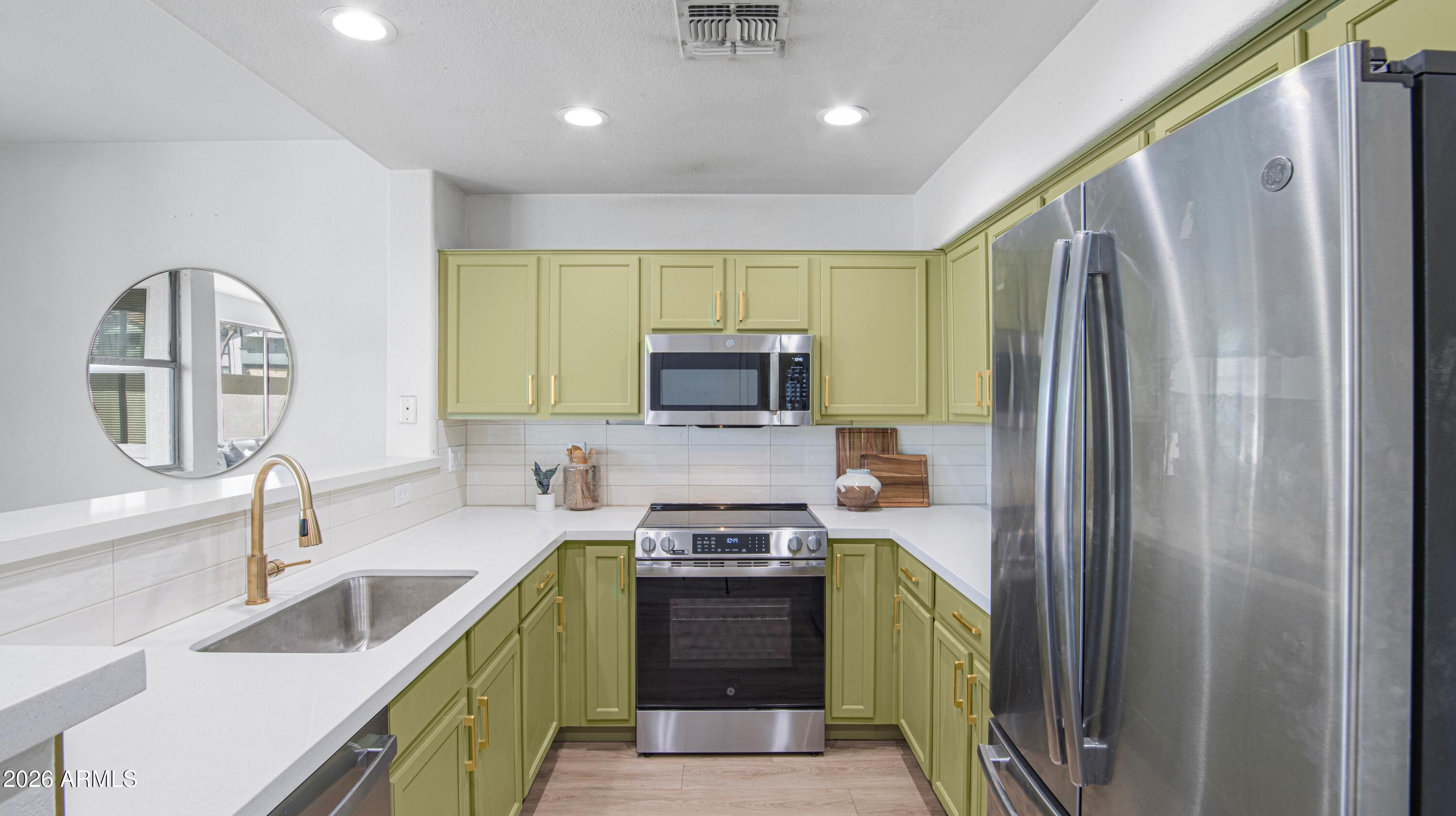 1930 E Hayden Lane Unit 120 — photo