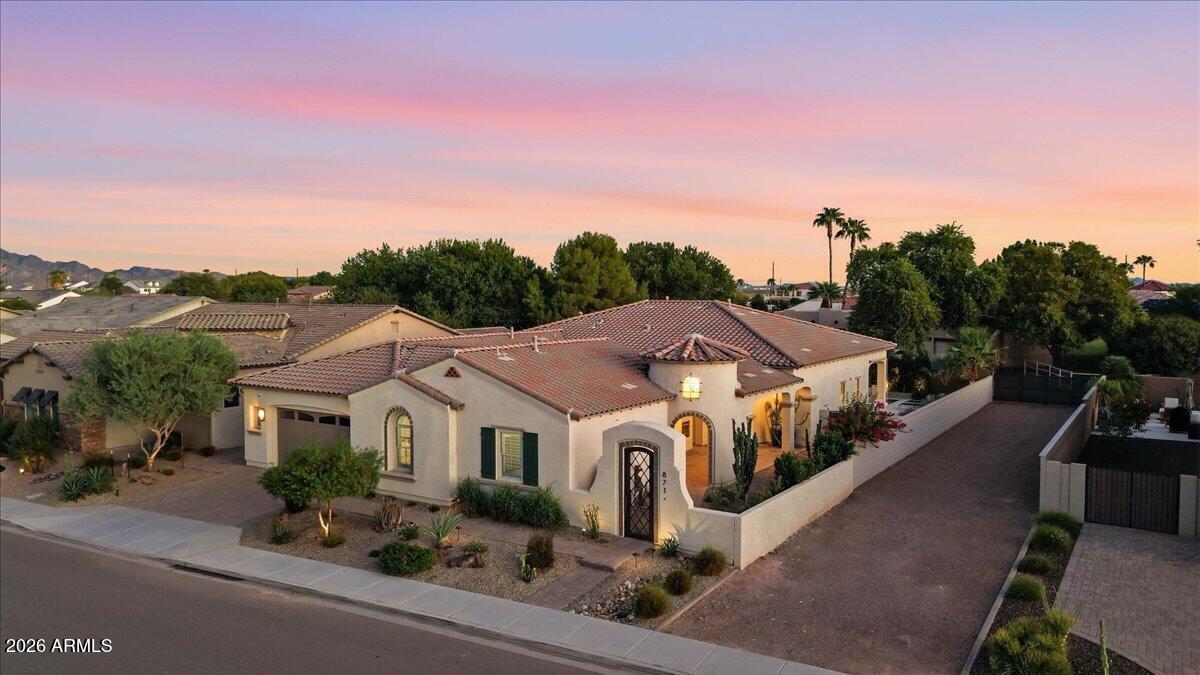 871 E Peach Tree Place — photo