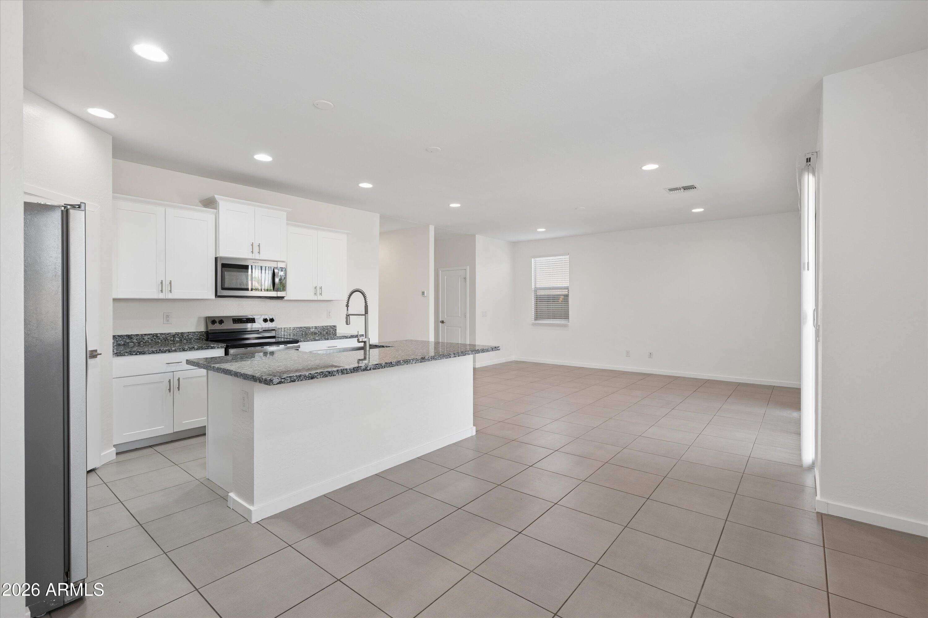 4354 W Allen Street — photo