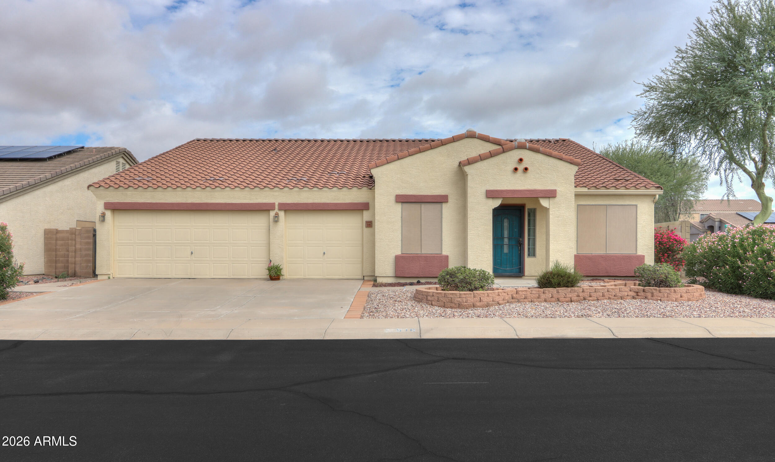 518 E Black Diamond Drive — photo
