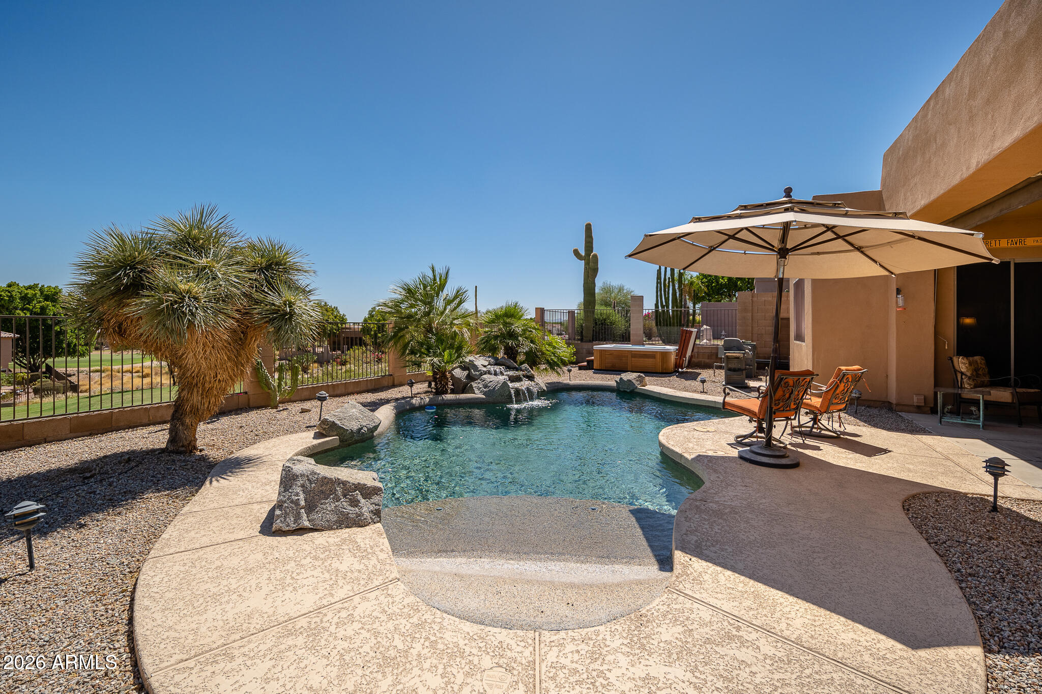 6037 W Robin Lane — photo