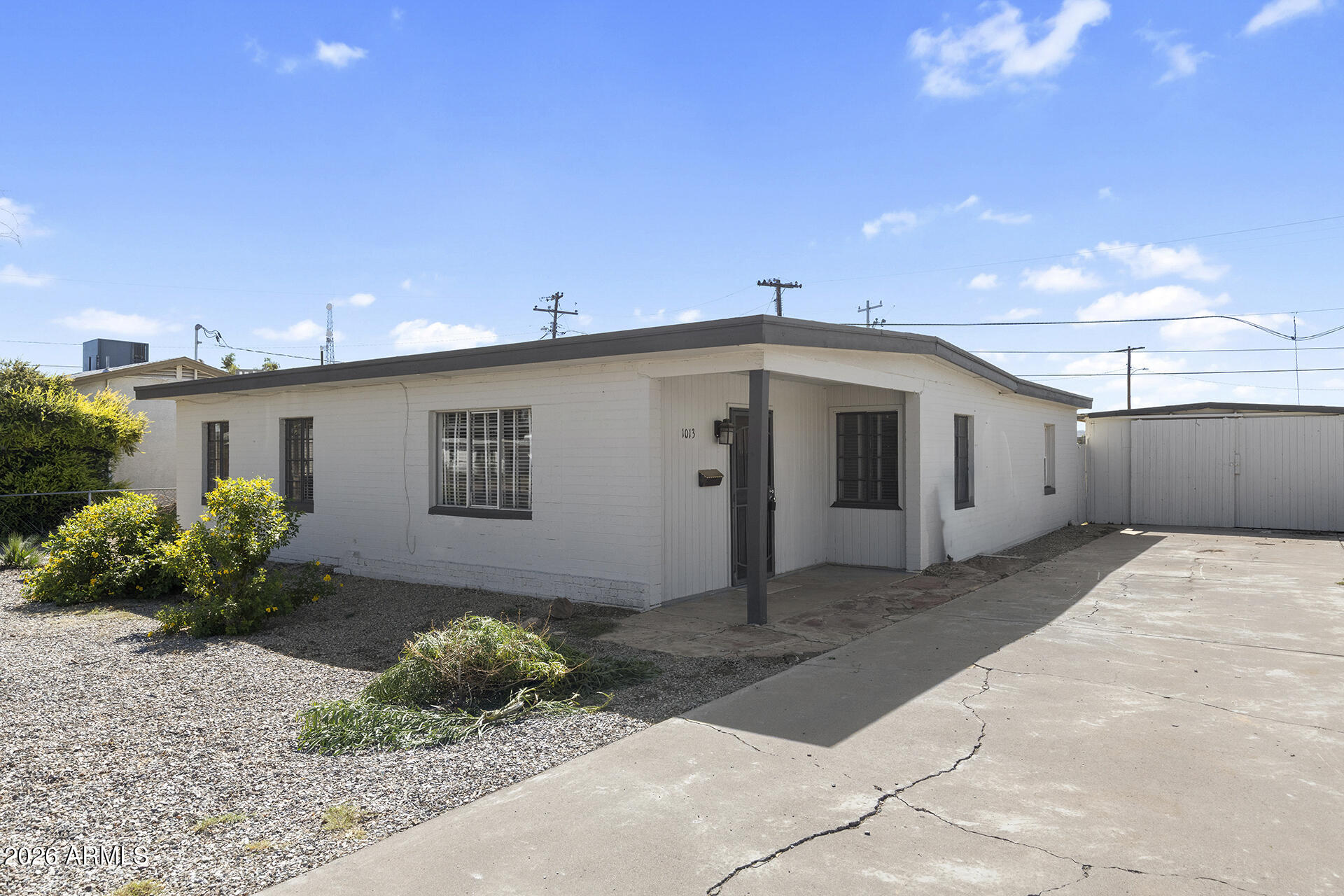 1013 E Eason Avenue — photo
