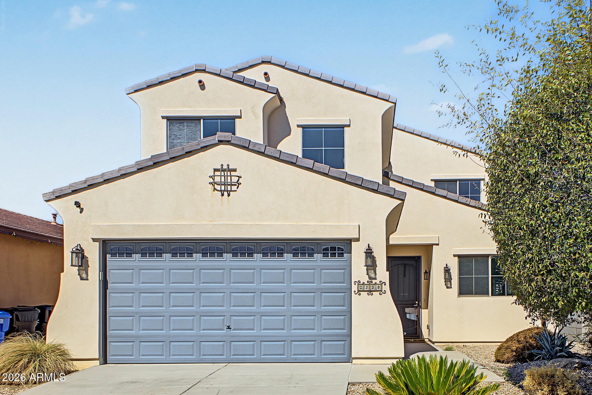 2330 W Sierra Vista Drive — photo