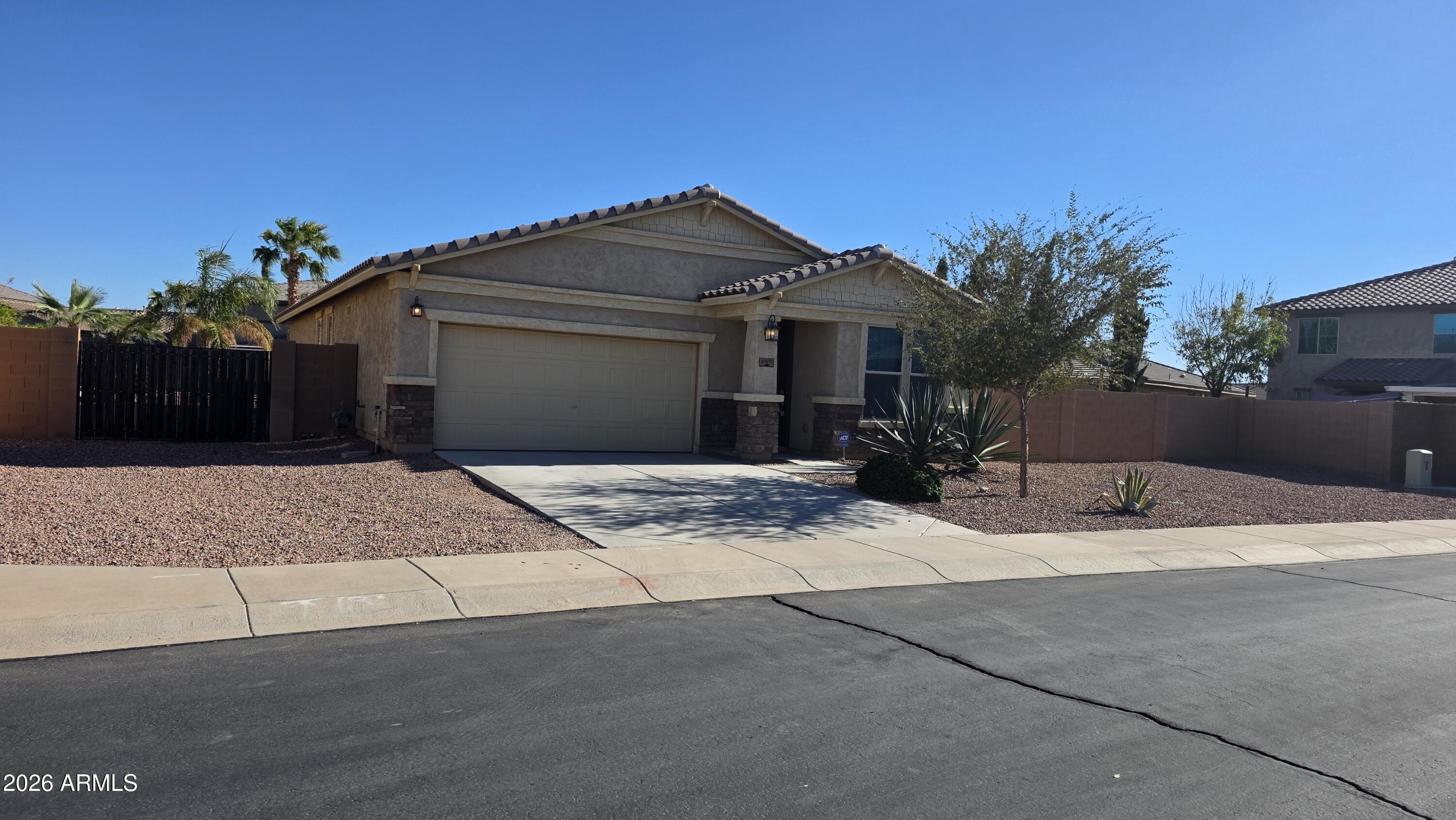 41671 W Elm Drive — photo