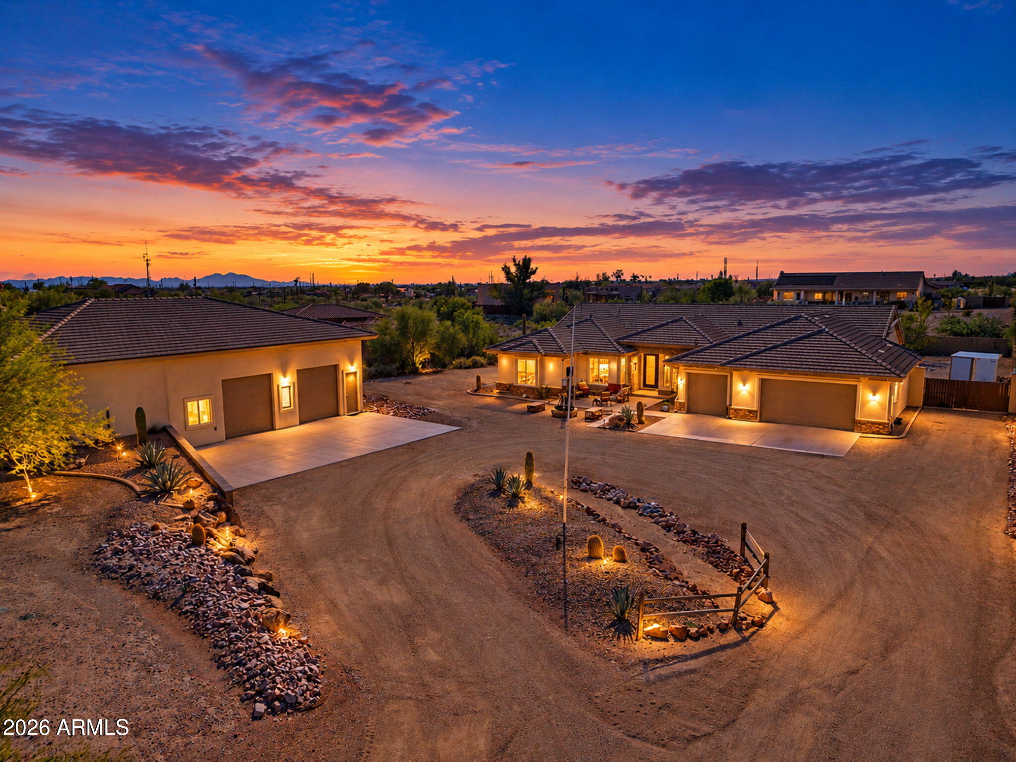 1532 N Roadrunner Road — photo