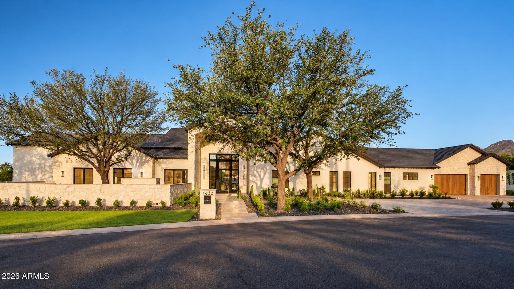 4632 N Royal Palm Circle — photo