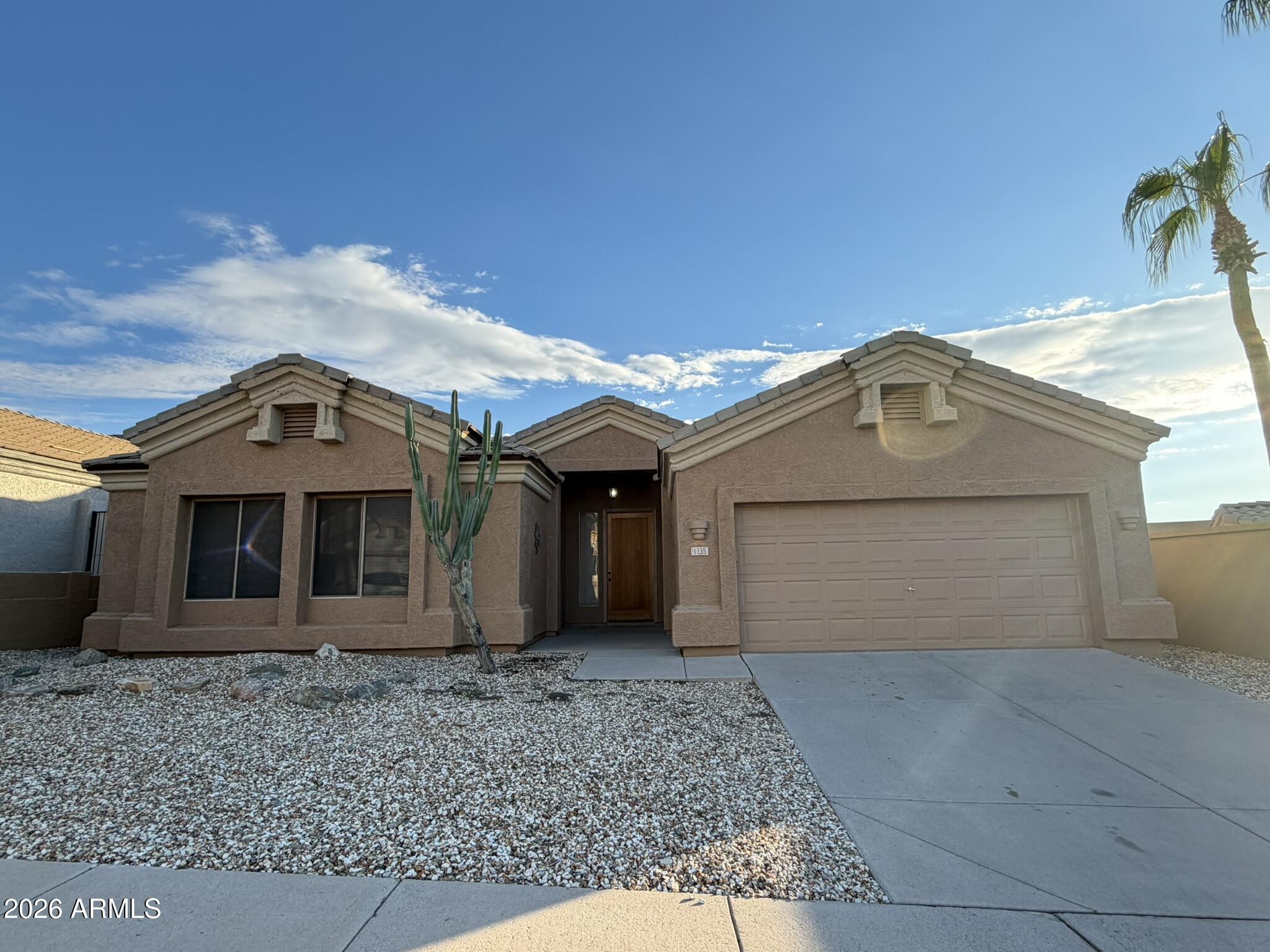 1135 E Cottonwood Lane — photo