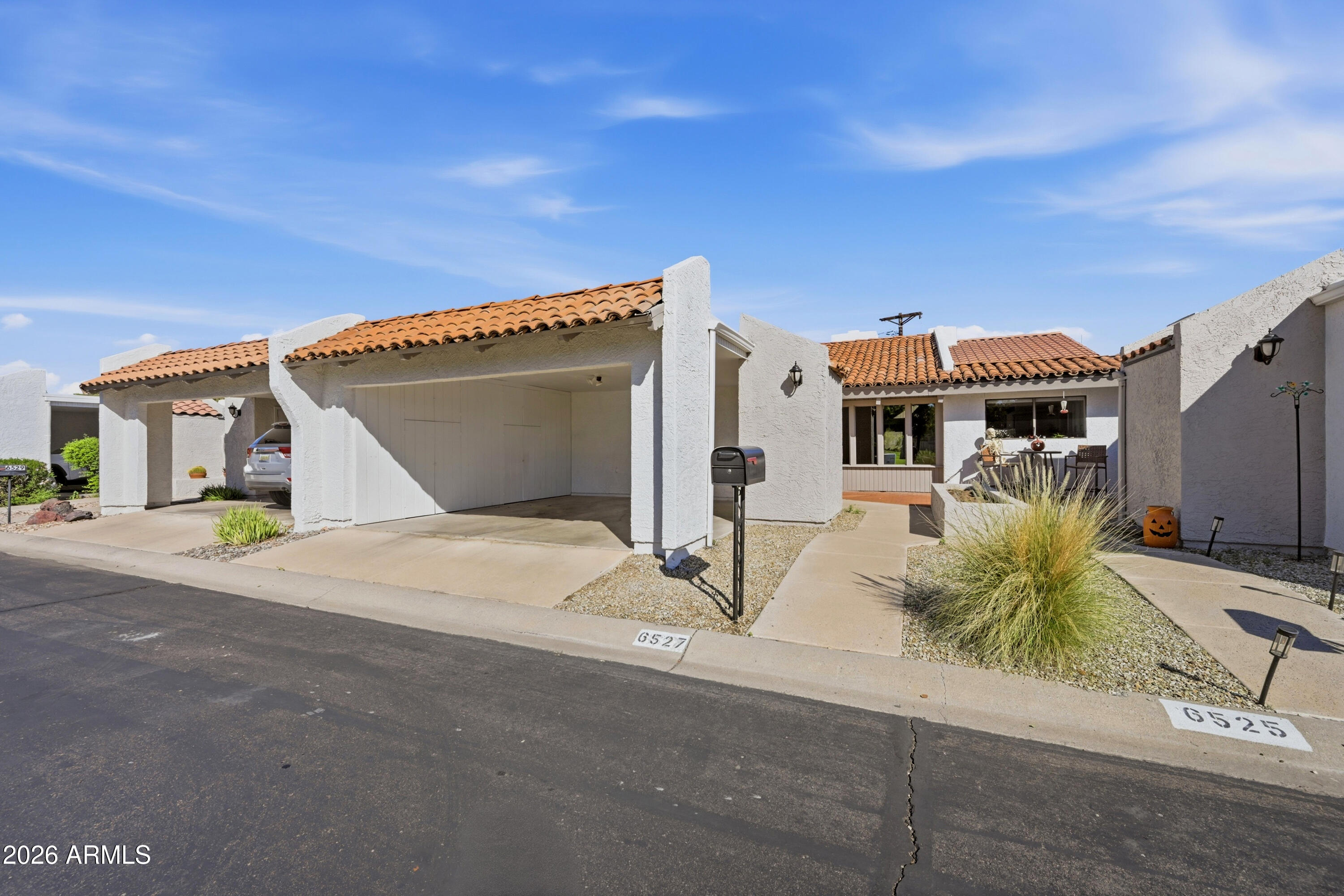6527 N Maryland Circle — photo