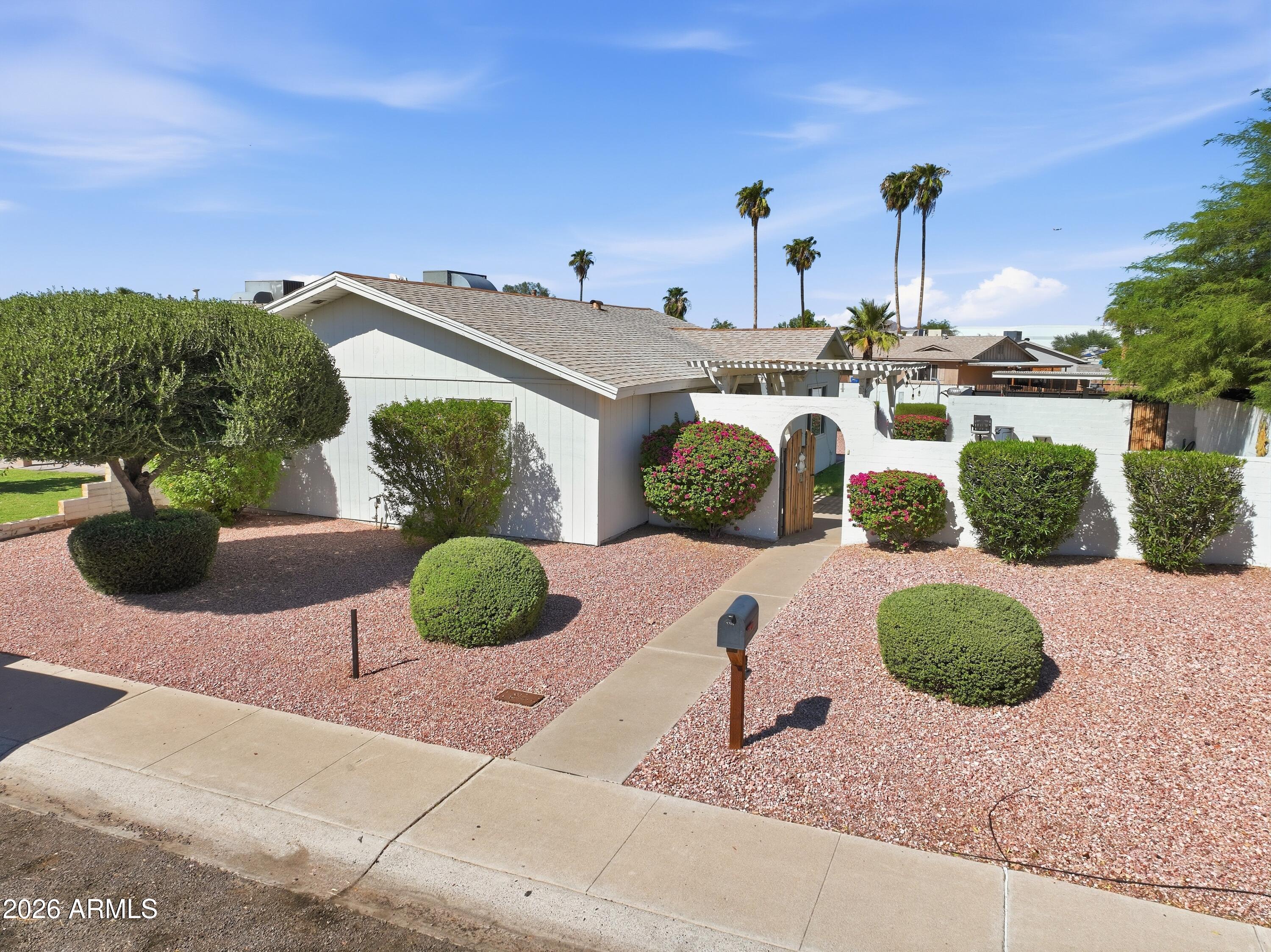 4708 E La Salle Street — photo