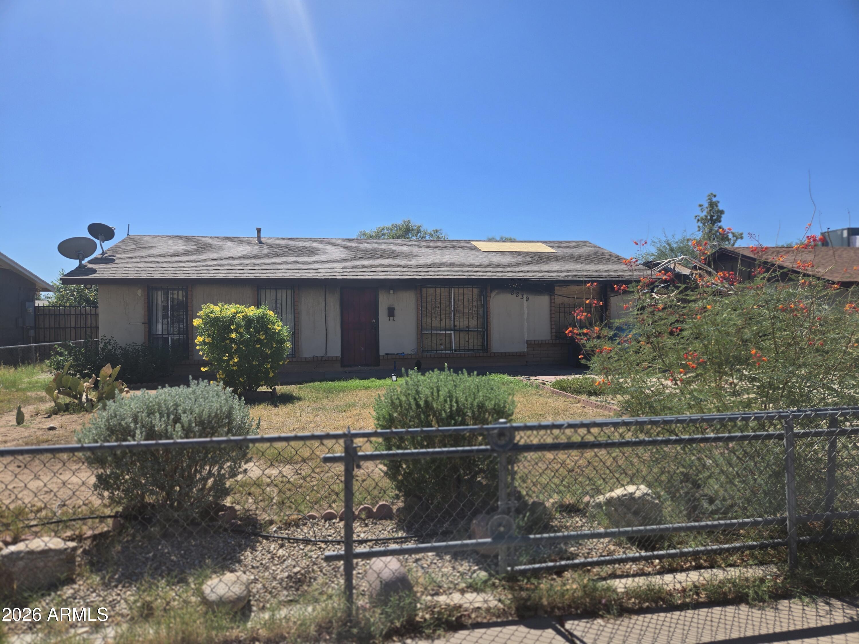 8839 W Campbell Avenue — photo