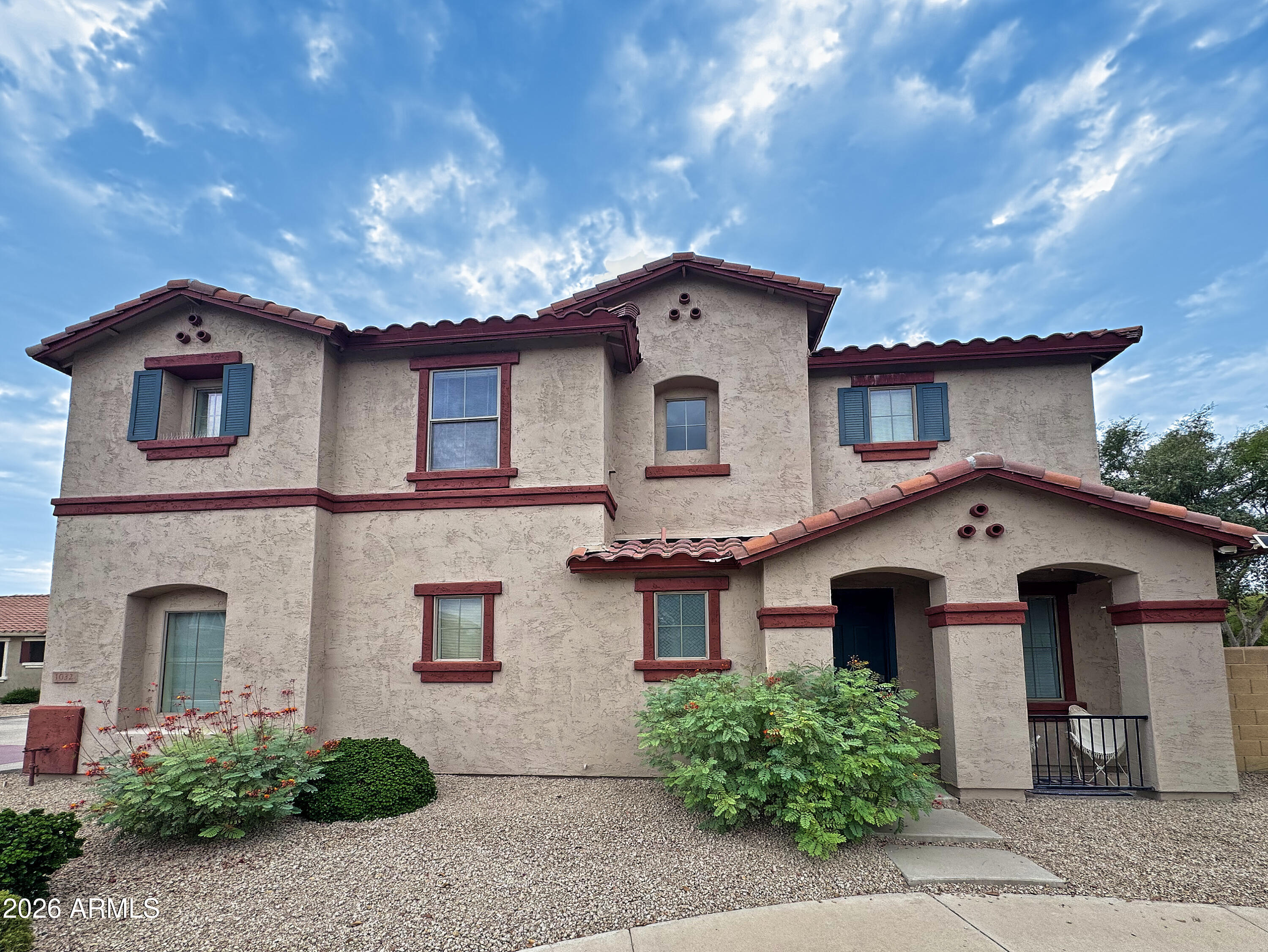 1032 E Cantebria Drive — photo