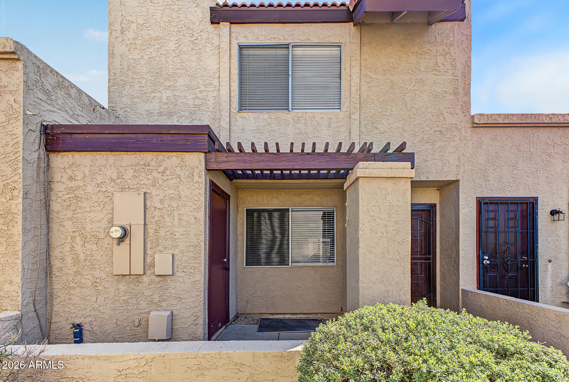 2106 W Pontiac Drive — photo