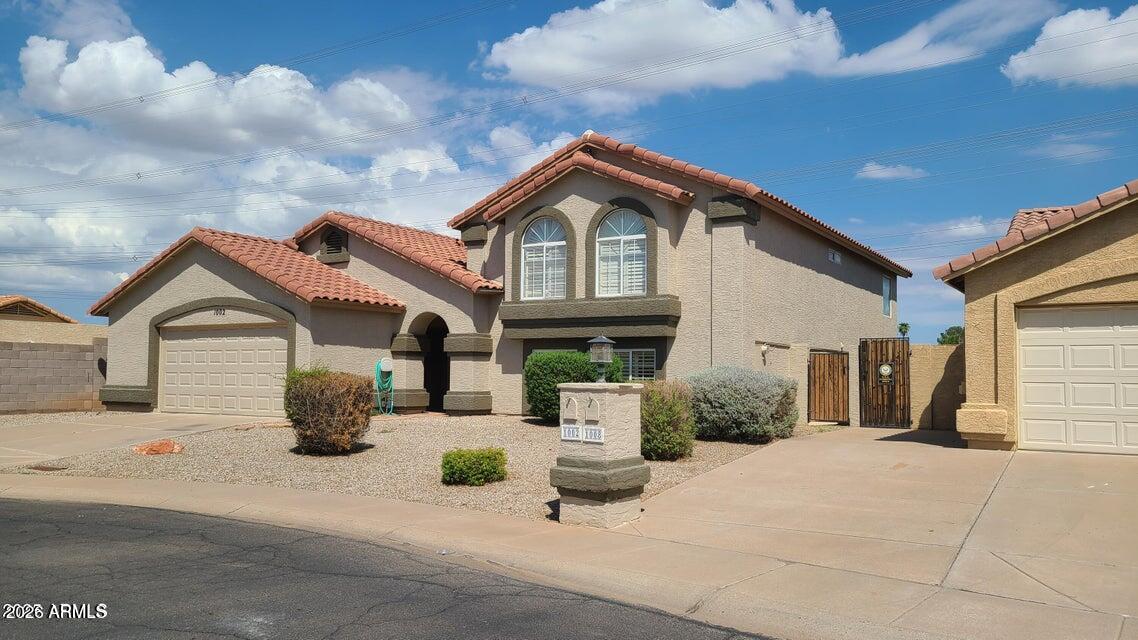 1002 E Hearne Way — photo