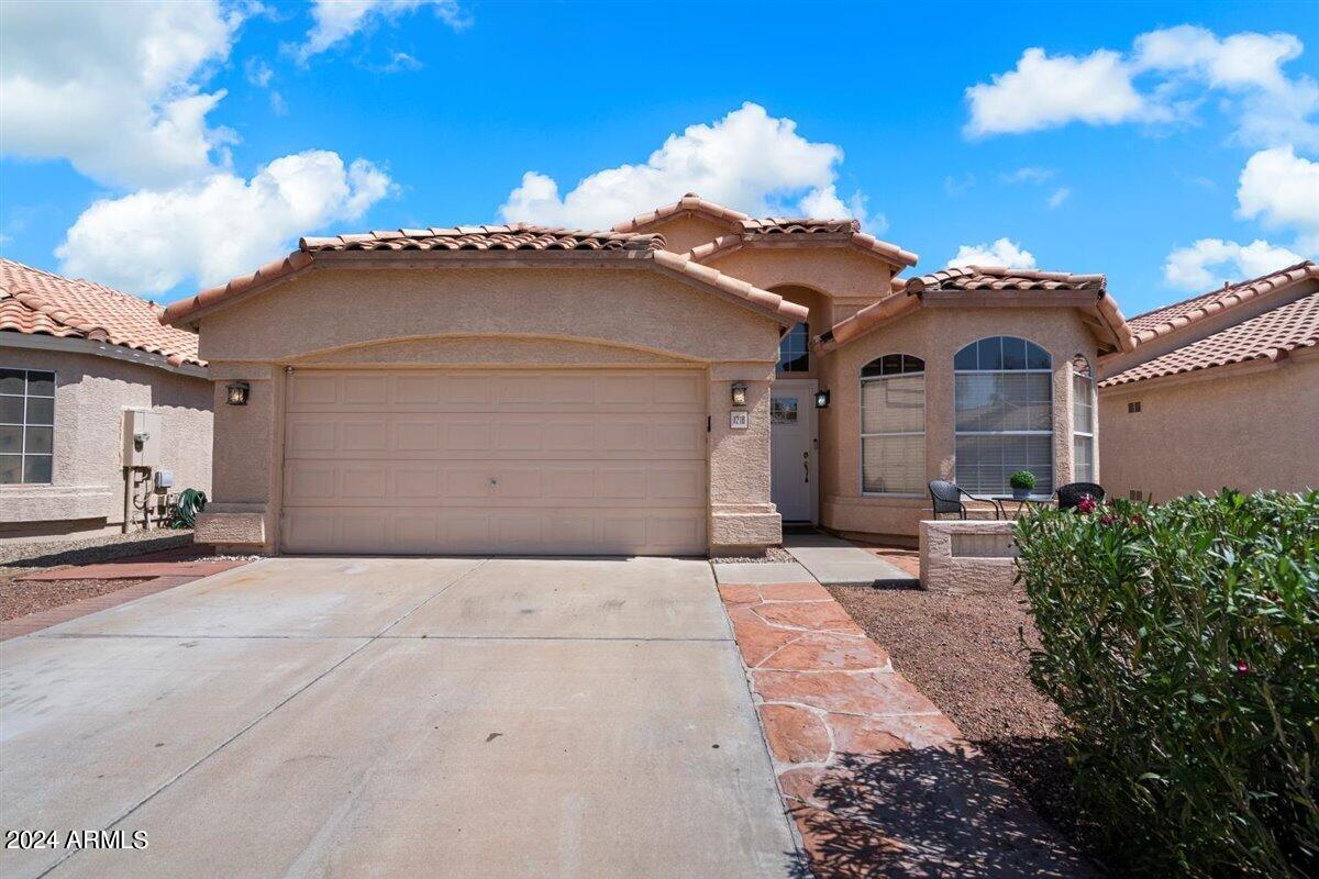 1218 W Myrna Lane — photo