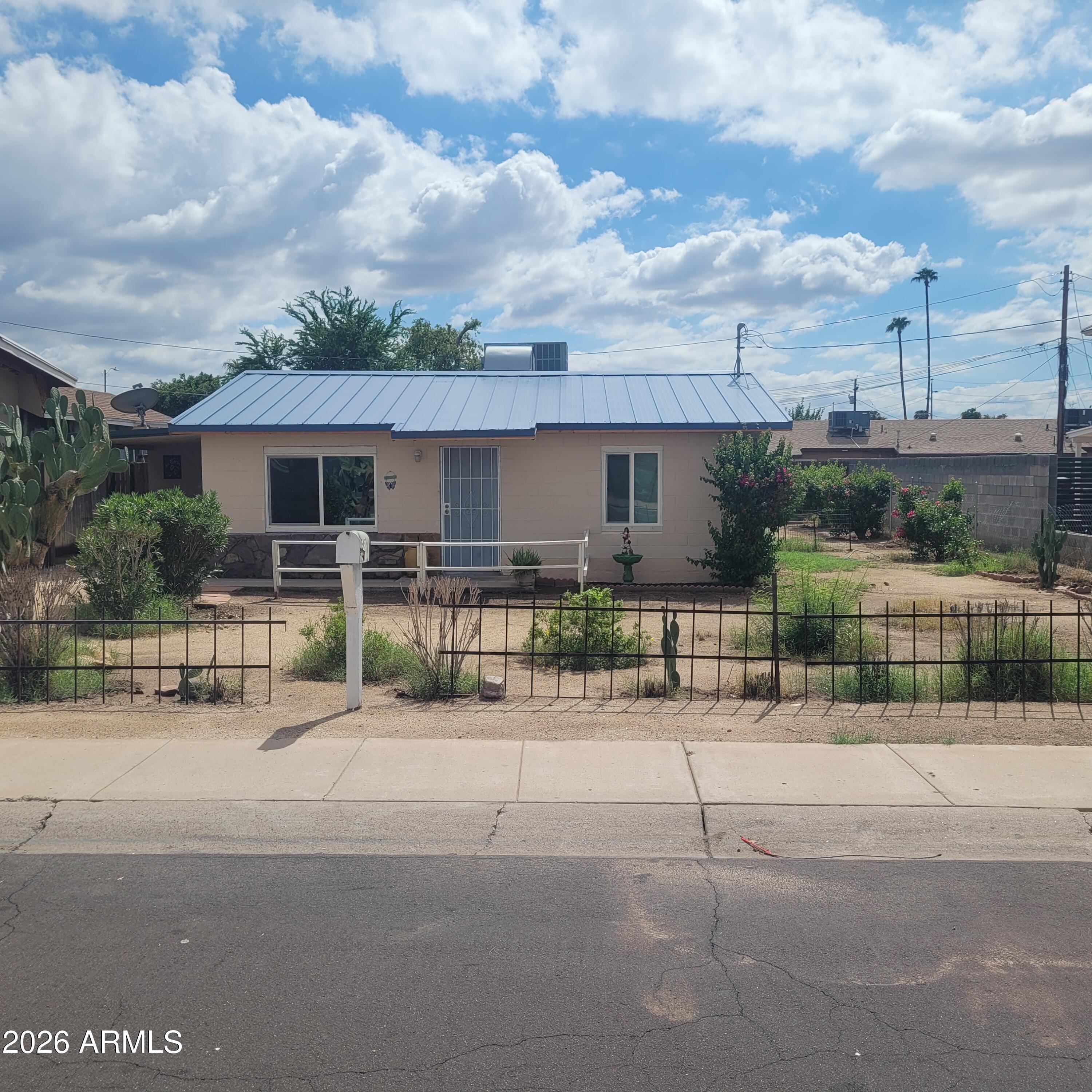 5037 W Myrtle Avenue — photo