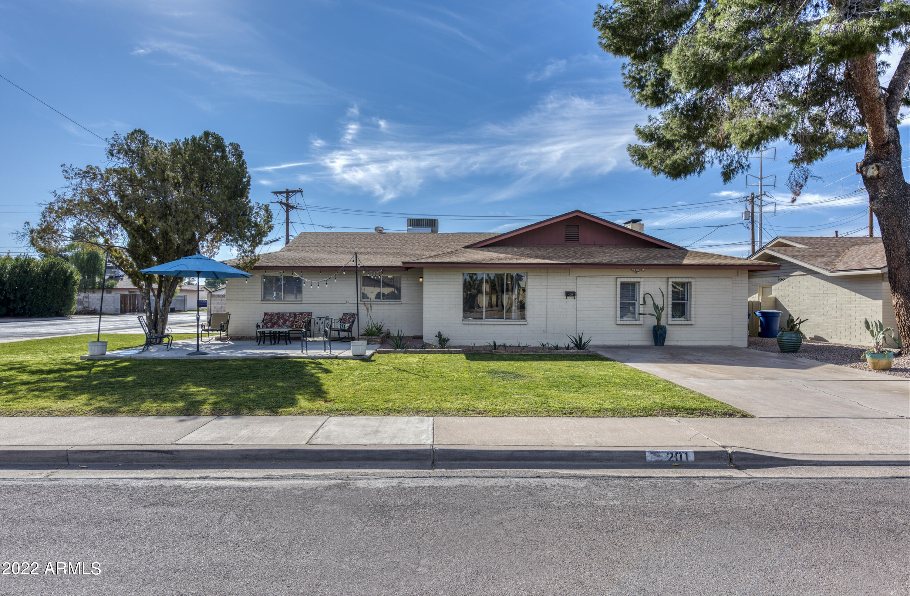 201 W Alameda Drive — photo
