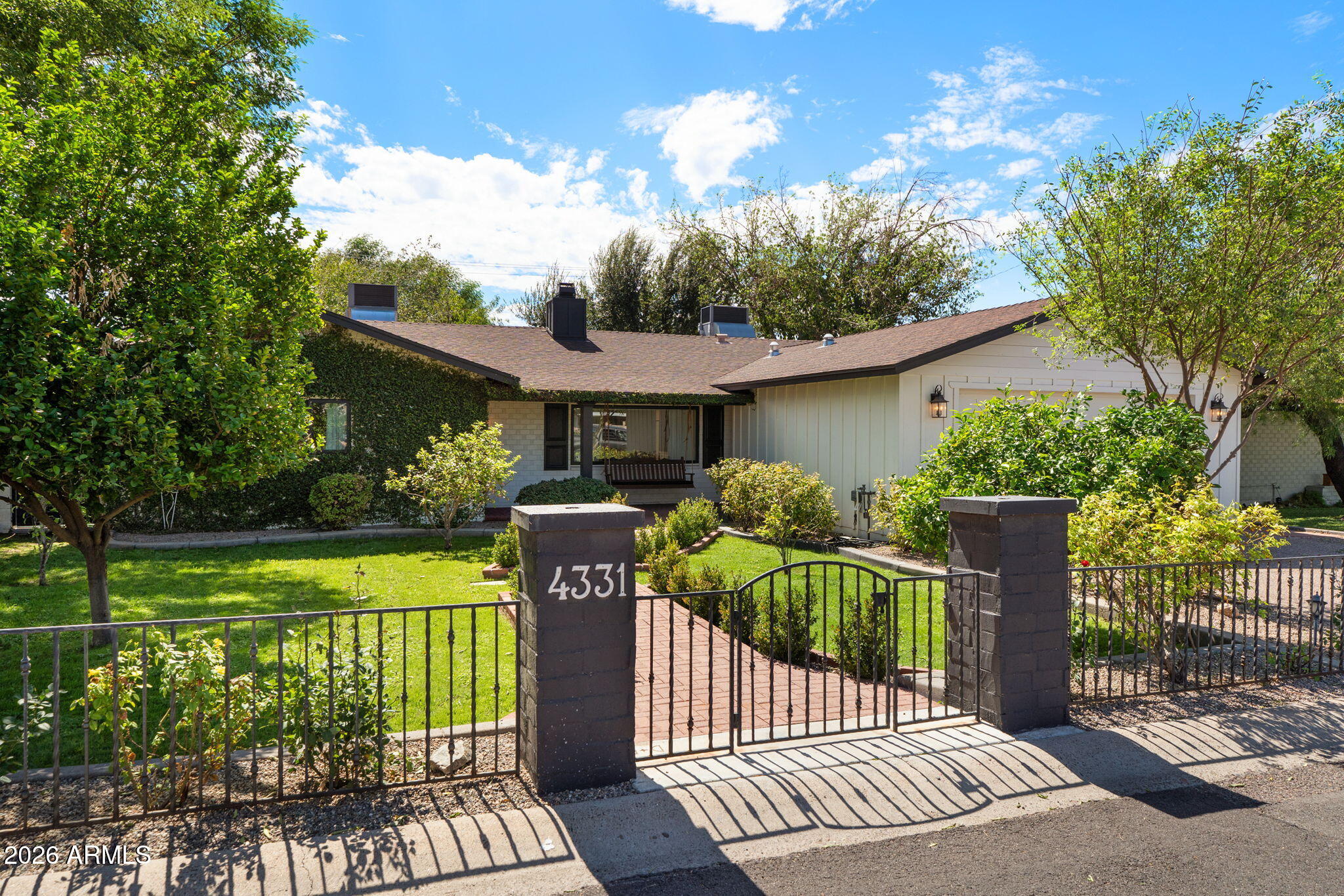4331 E Avalon Drive — photo