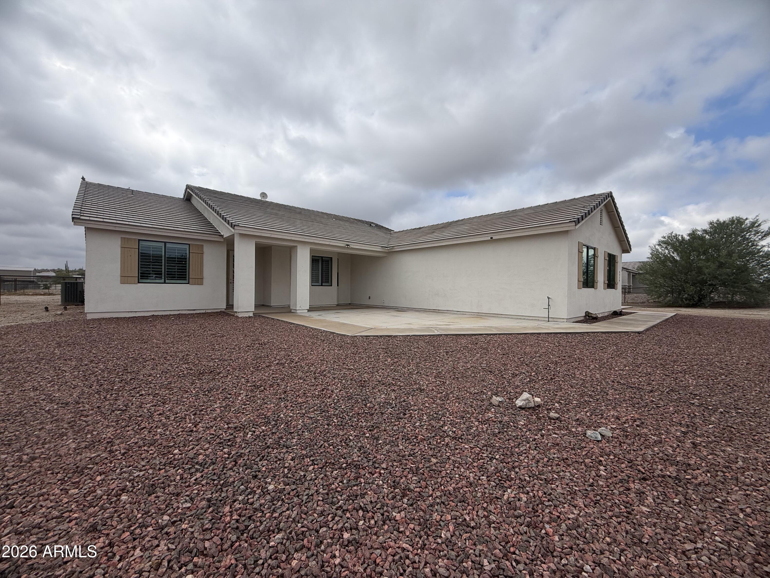 3229 W Silverdale Road — photo