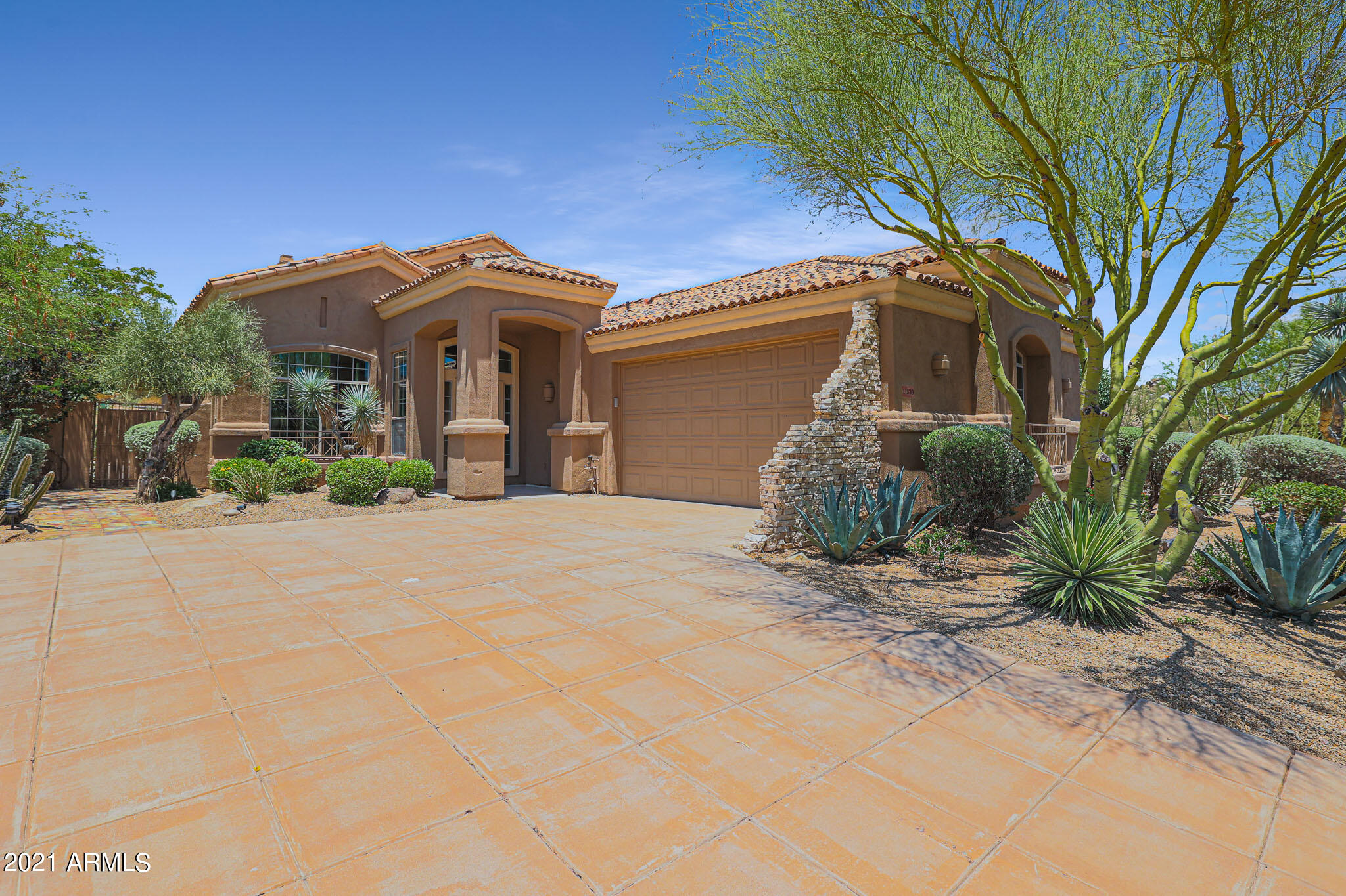 11530 E Desert Willow Drive — photo