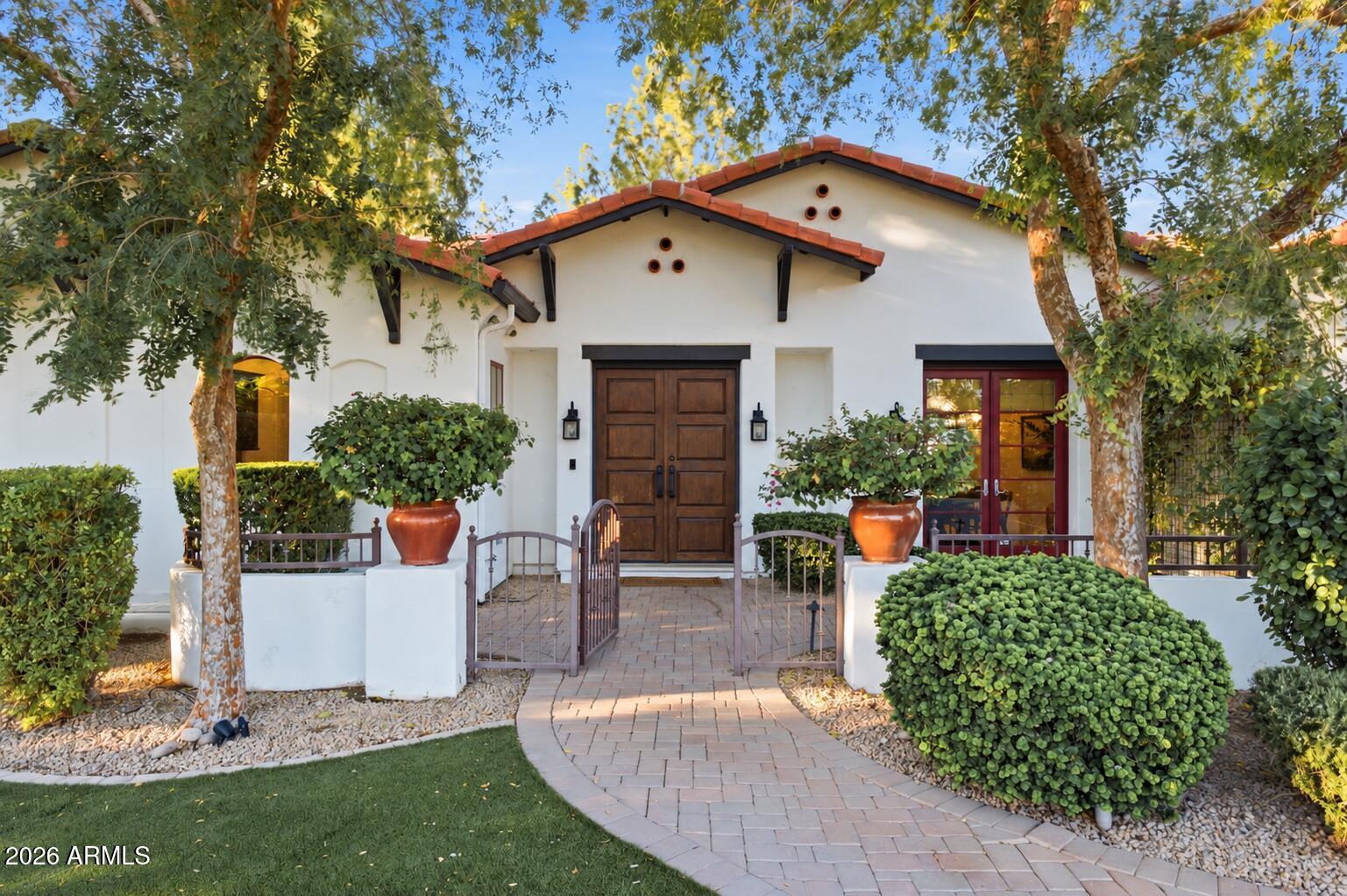 2138 E Calle De Arcos Road — photo