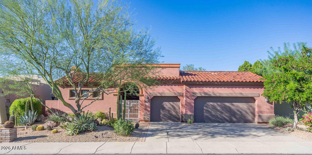 8024 E Windwood Lane — photo