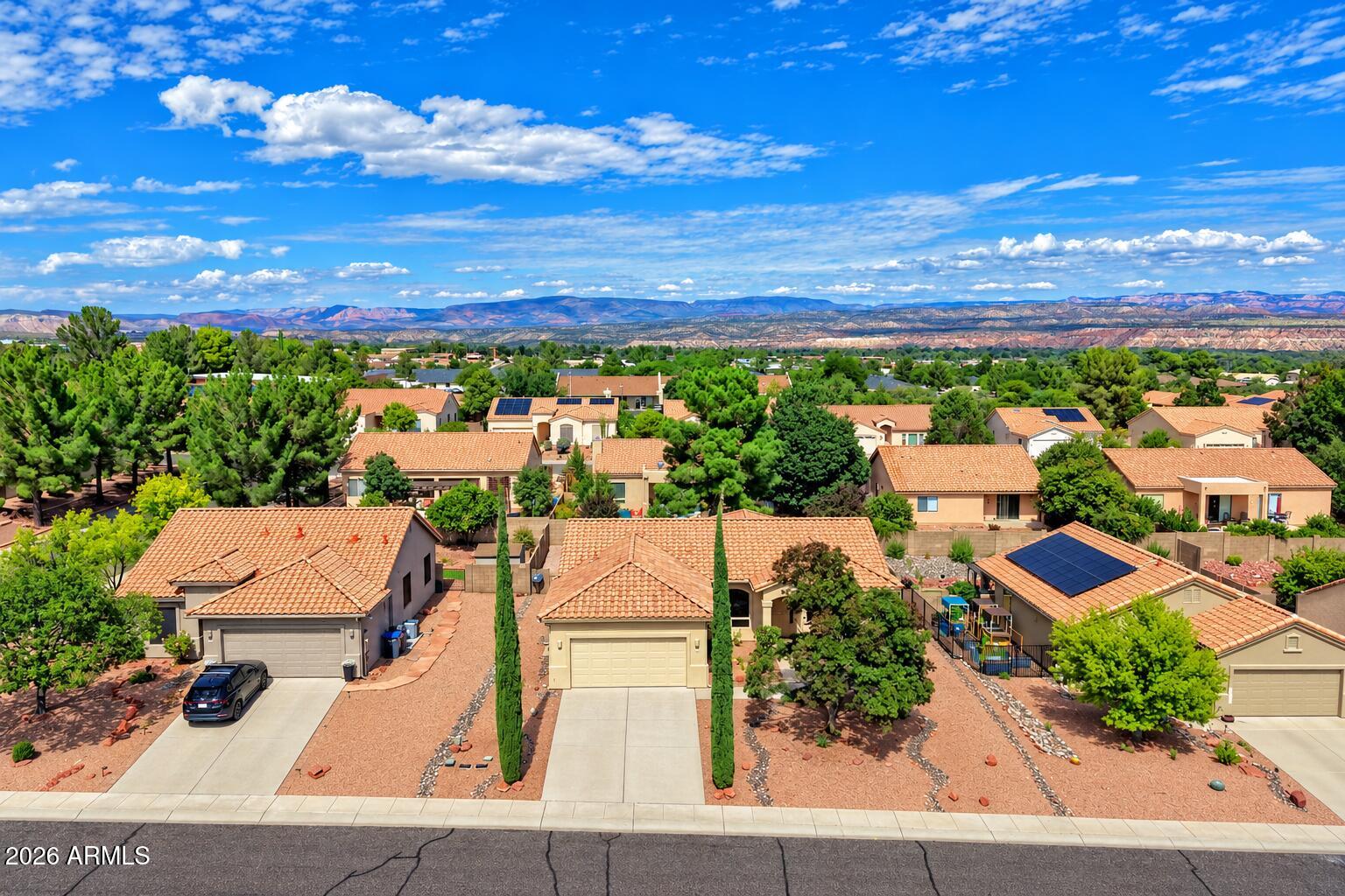 1320 E Ridgeview Drive — photo