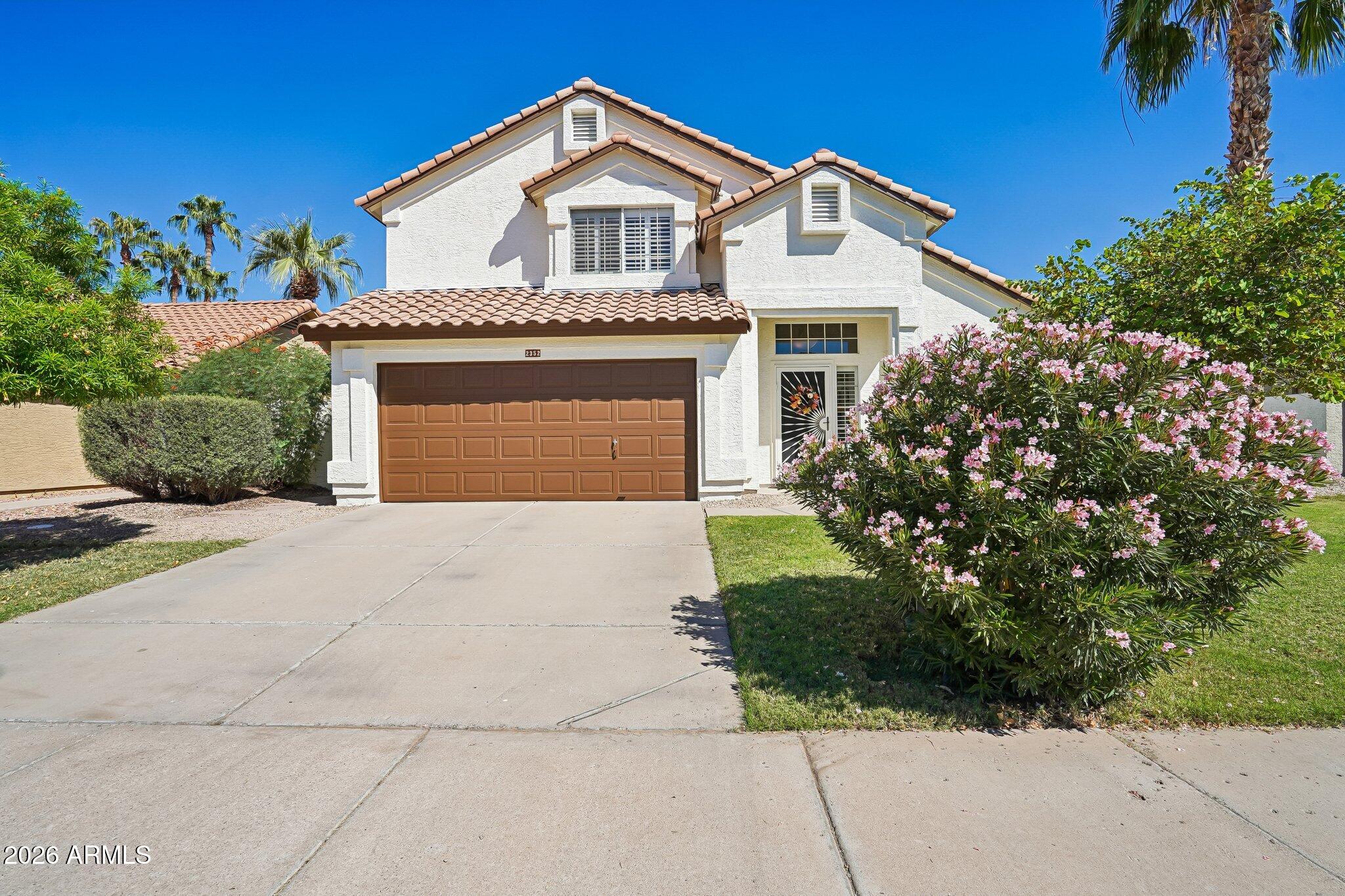 2352 W Redwood Drive — photo