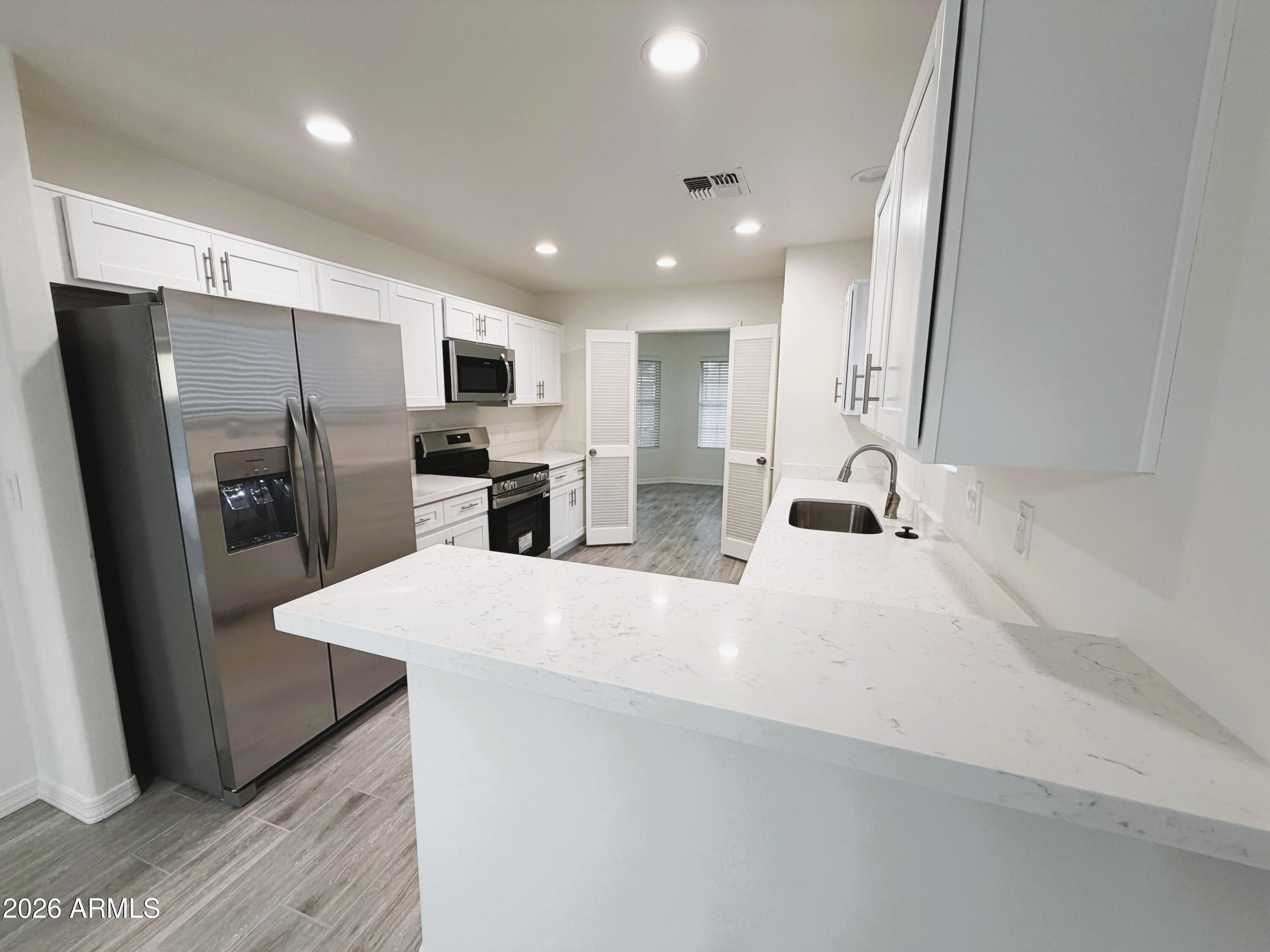 1430 W Camino Court — photo