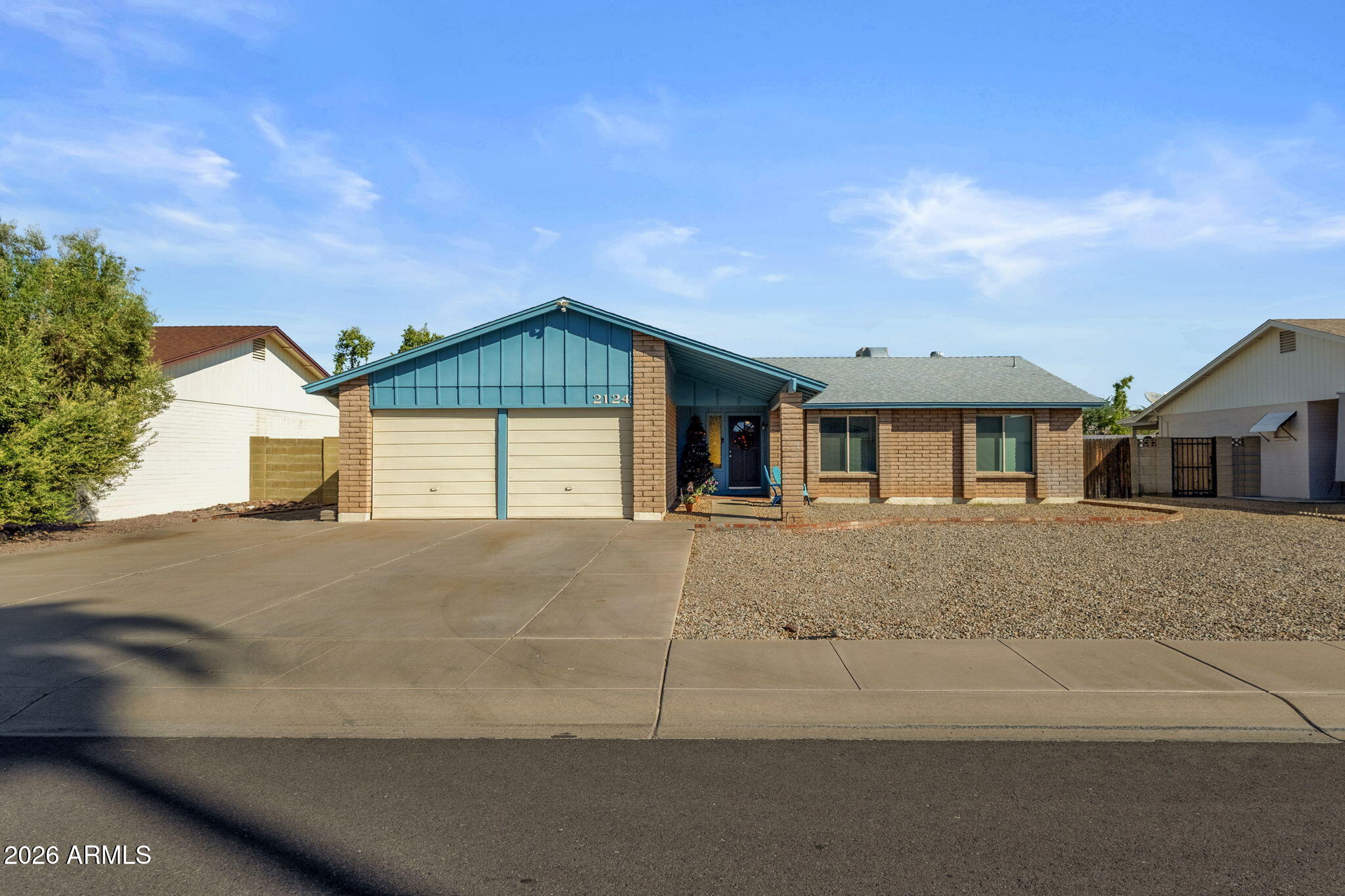 2124 E Colgate Drive — photo