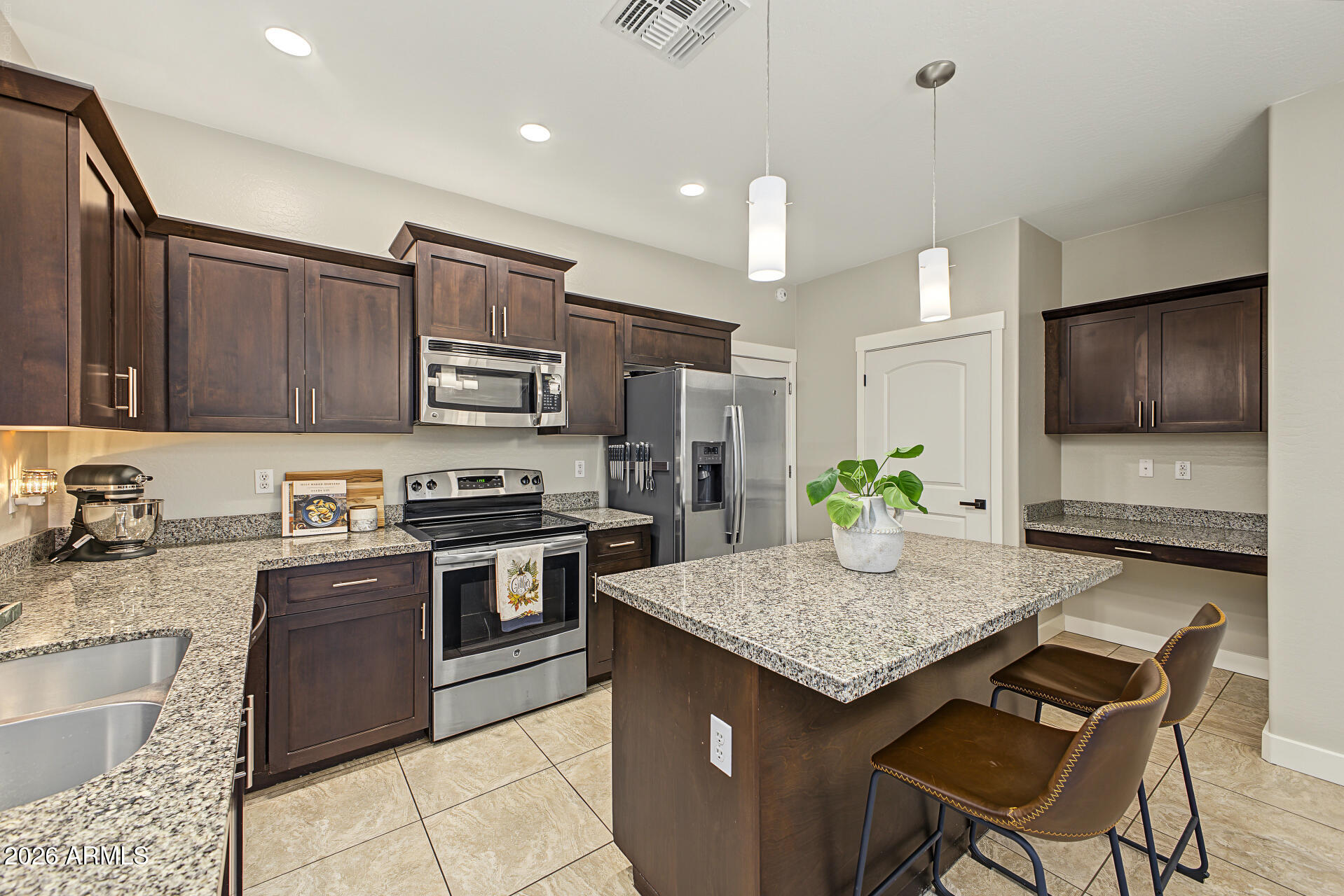2040 E Heartwood Lane — photo