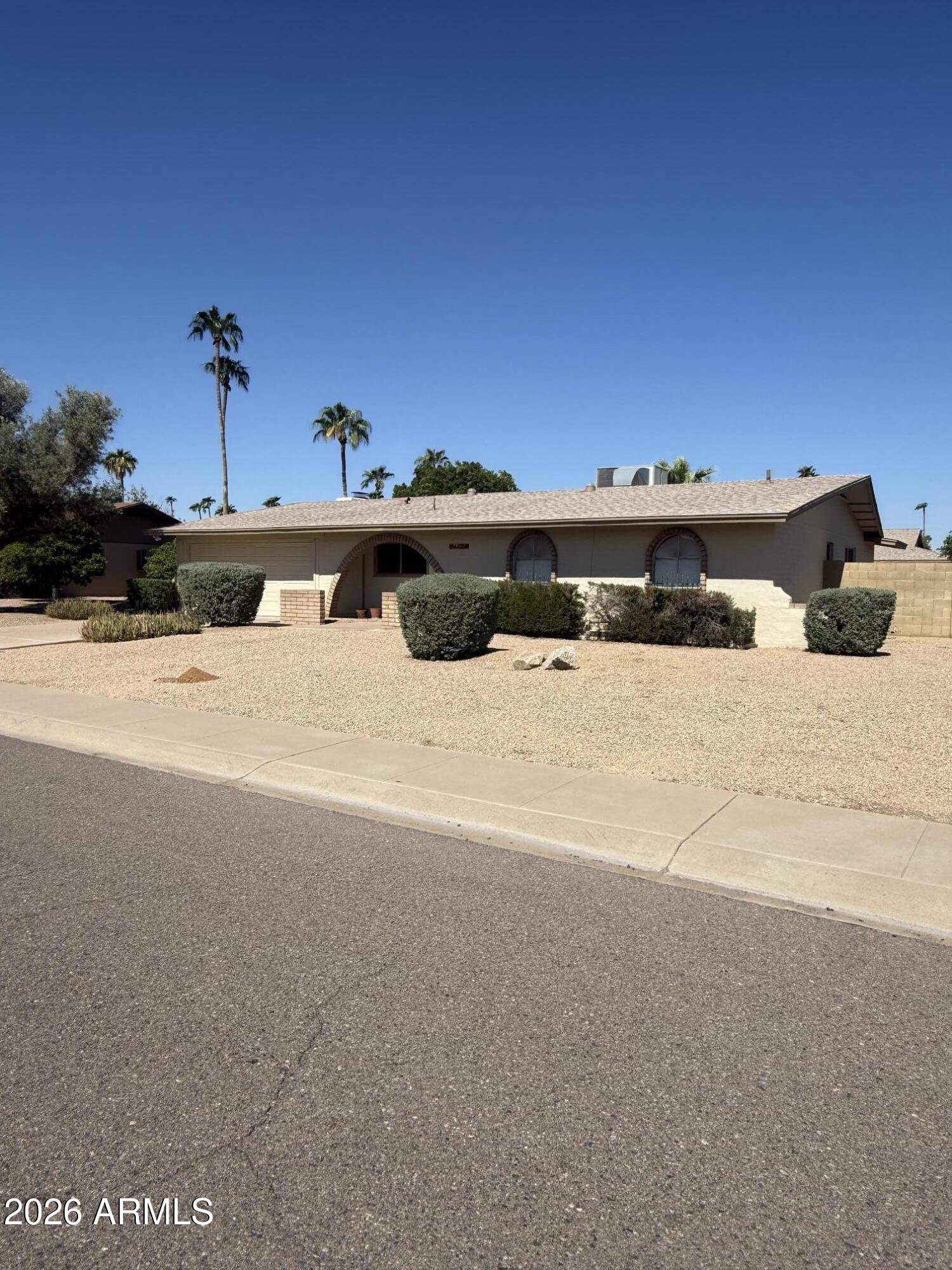 5010 E Laurel Lane — photo