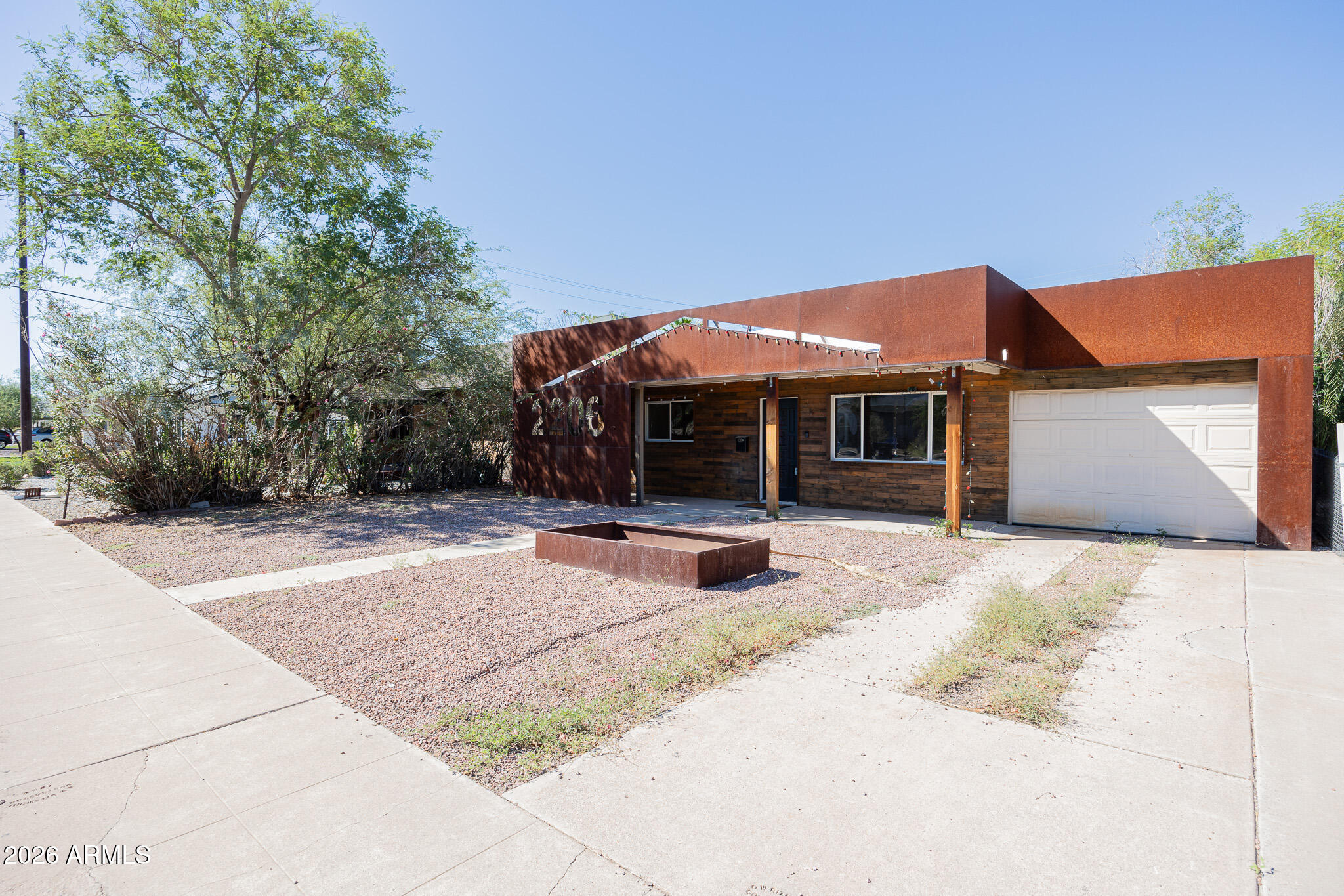 2206 N Dayton Street — photo