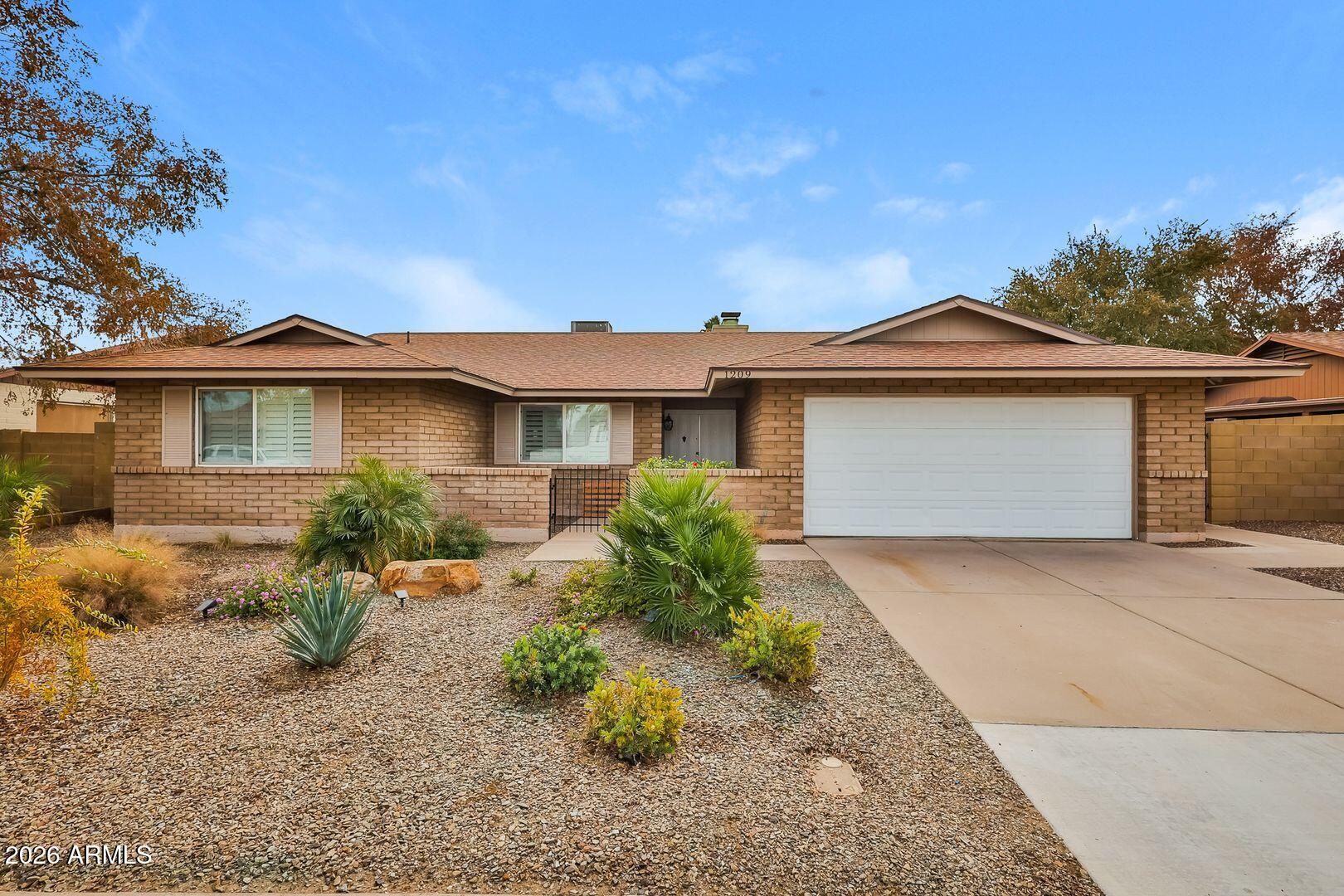 1209 W Palo Verde Drive — photo