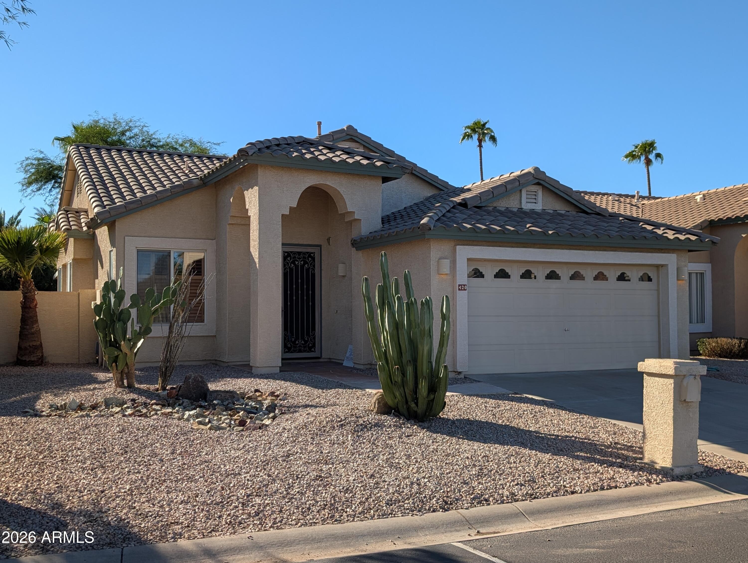420 W Half Moon Way — photo