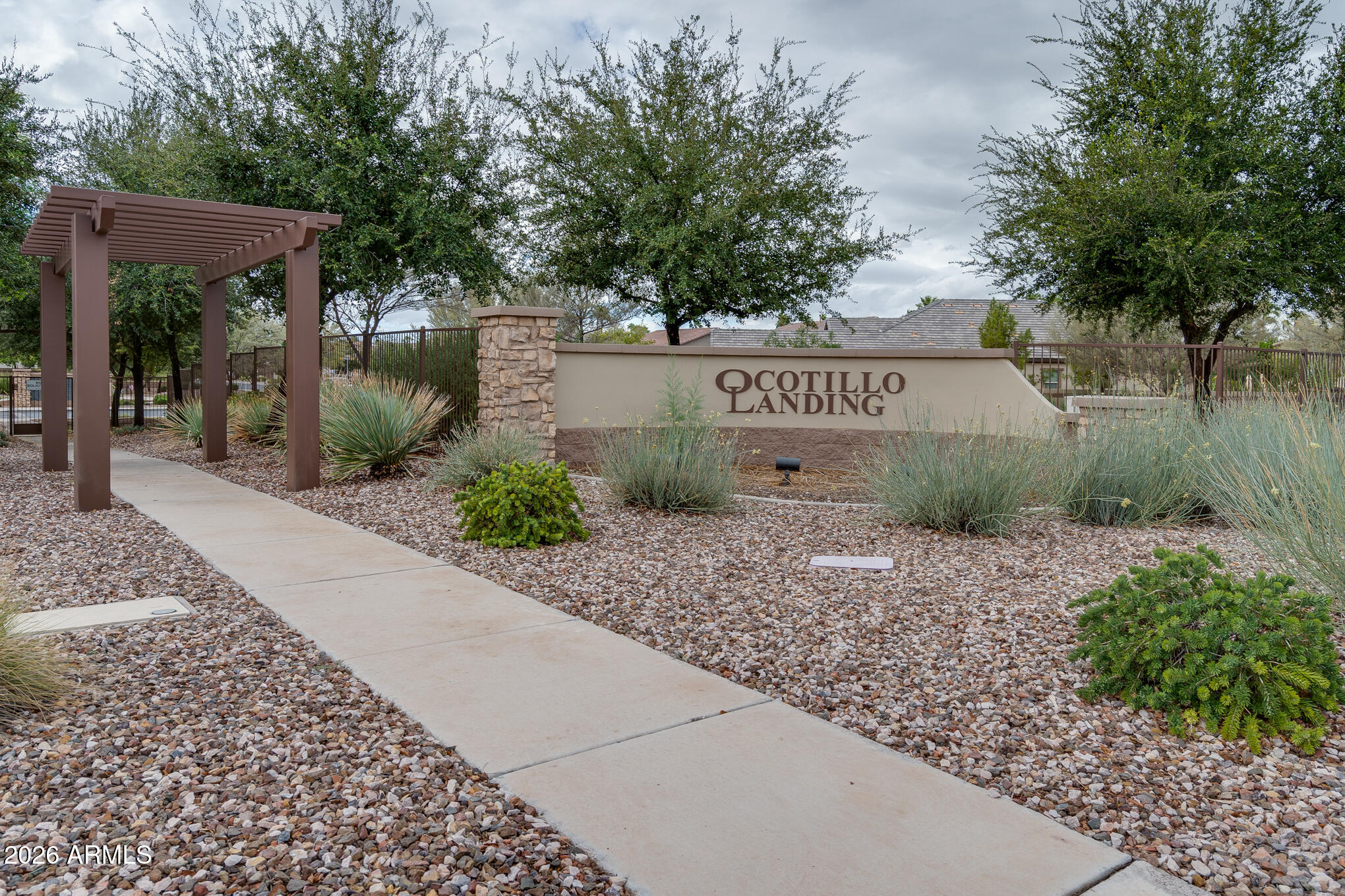 923 E Horseshoe Place — photo
