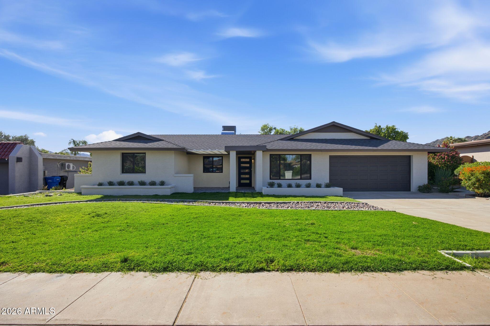 2431 E Desert Cove Avenue — photo