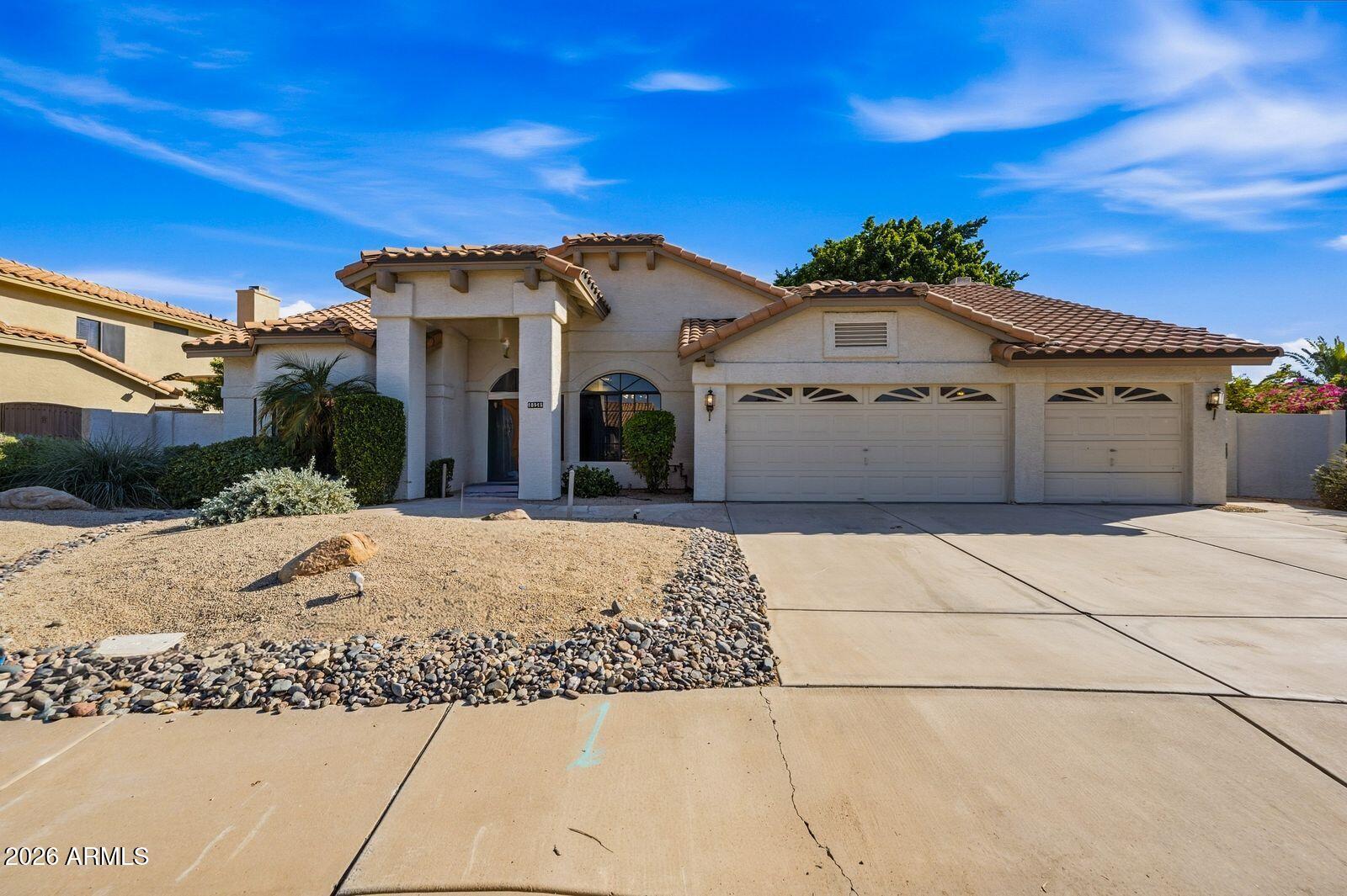 10945 W Bermuda Drive — photo