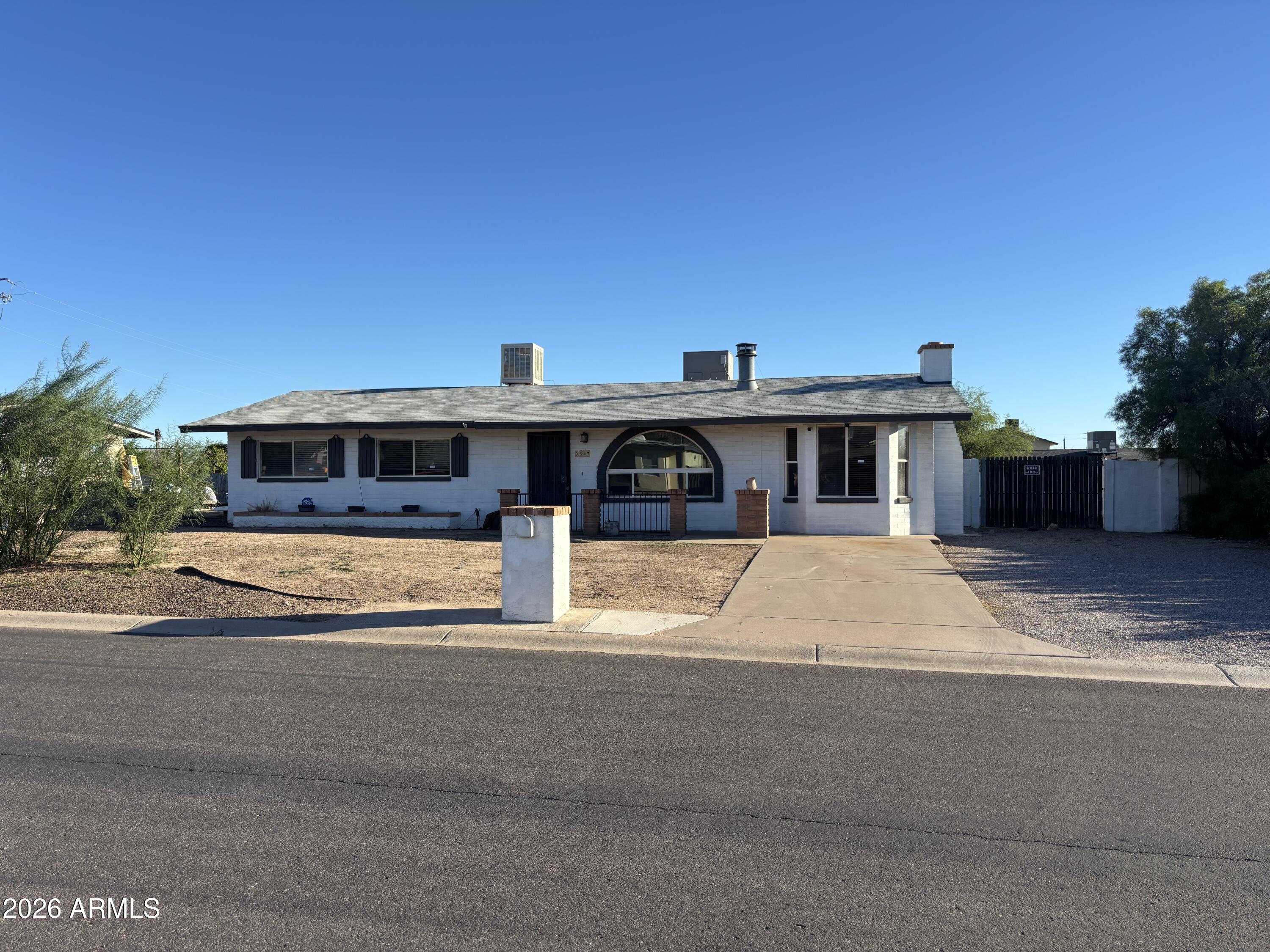 9547 E Dallas Street — photo