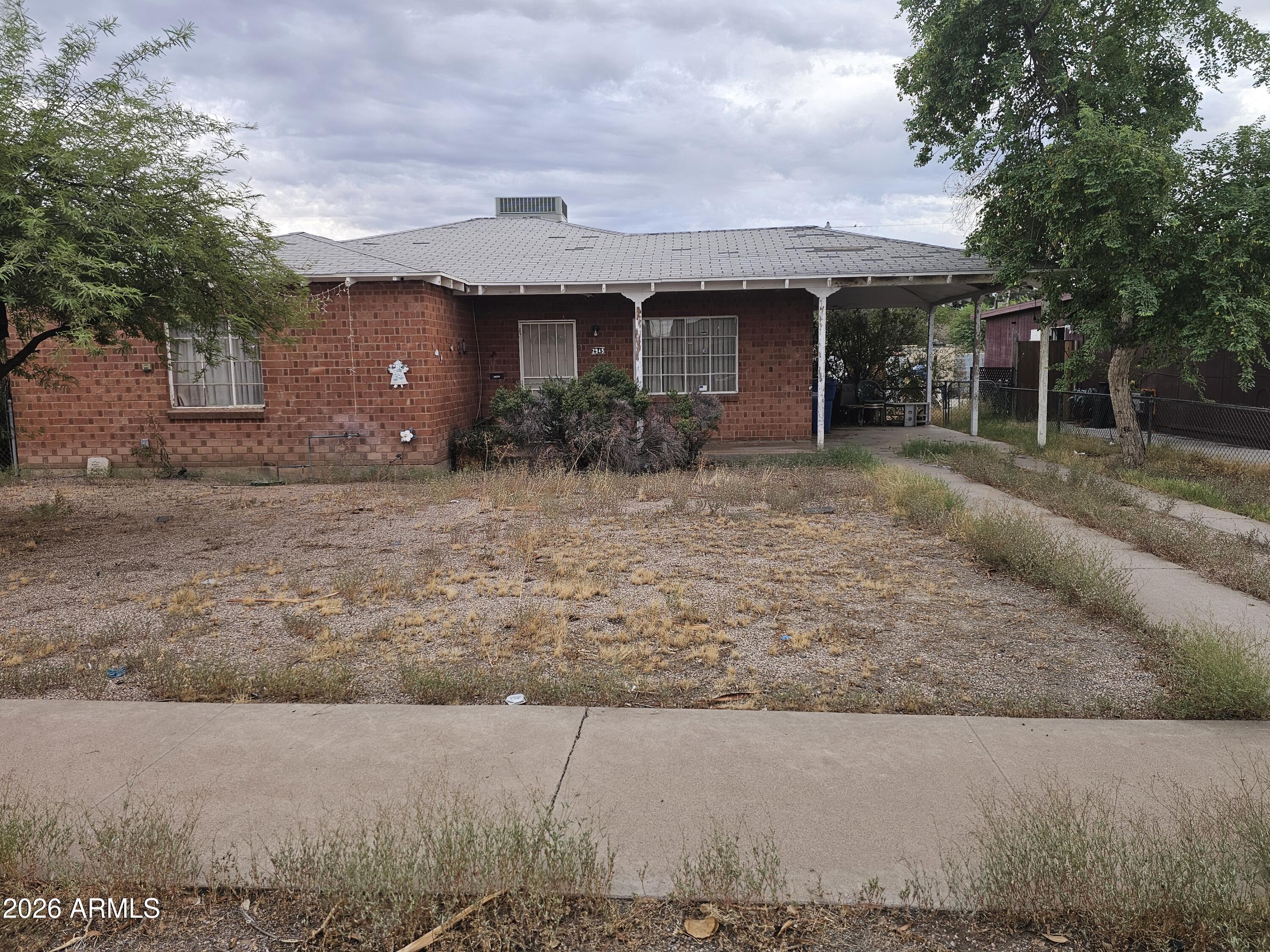 2945 E Culver Street — photo