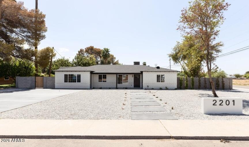 2201 E Amelia Avenue — photo