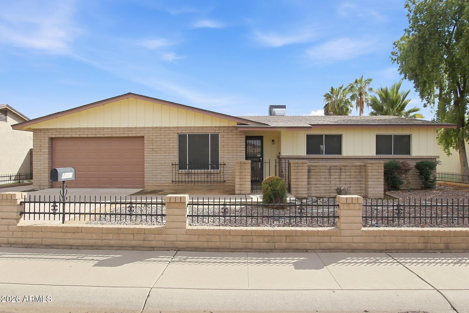 4441 W Carol Avenue — photo